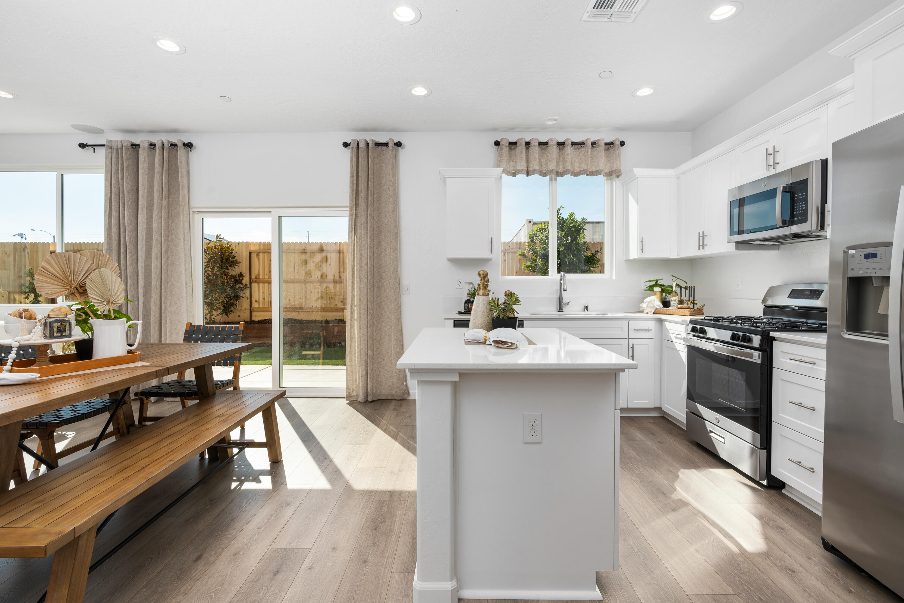 3028 N Hickory Ave, Visalia, CA 93291