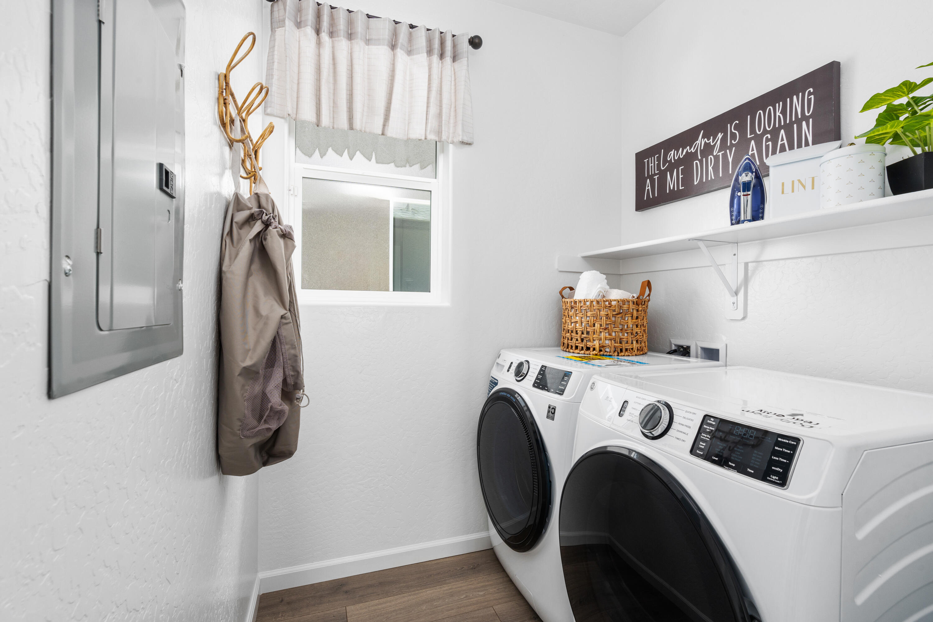 3028 N Hickory Ave, Visalia, CA 93291