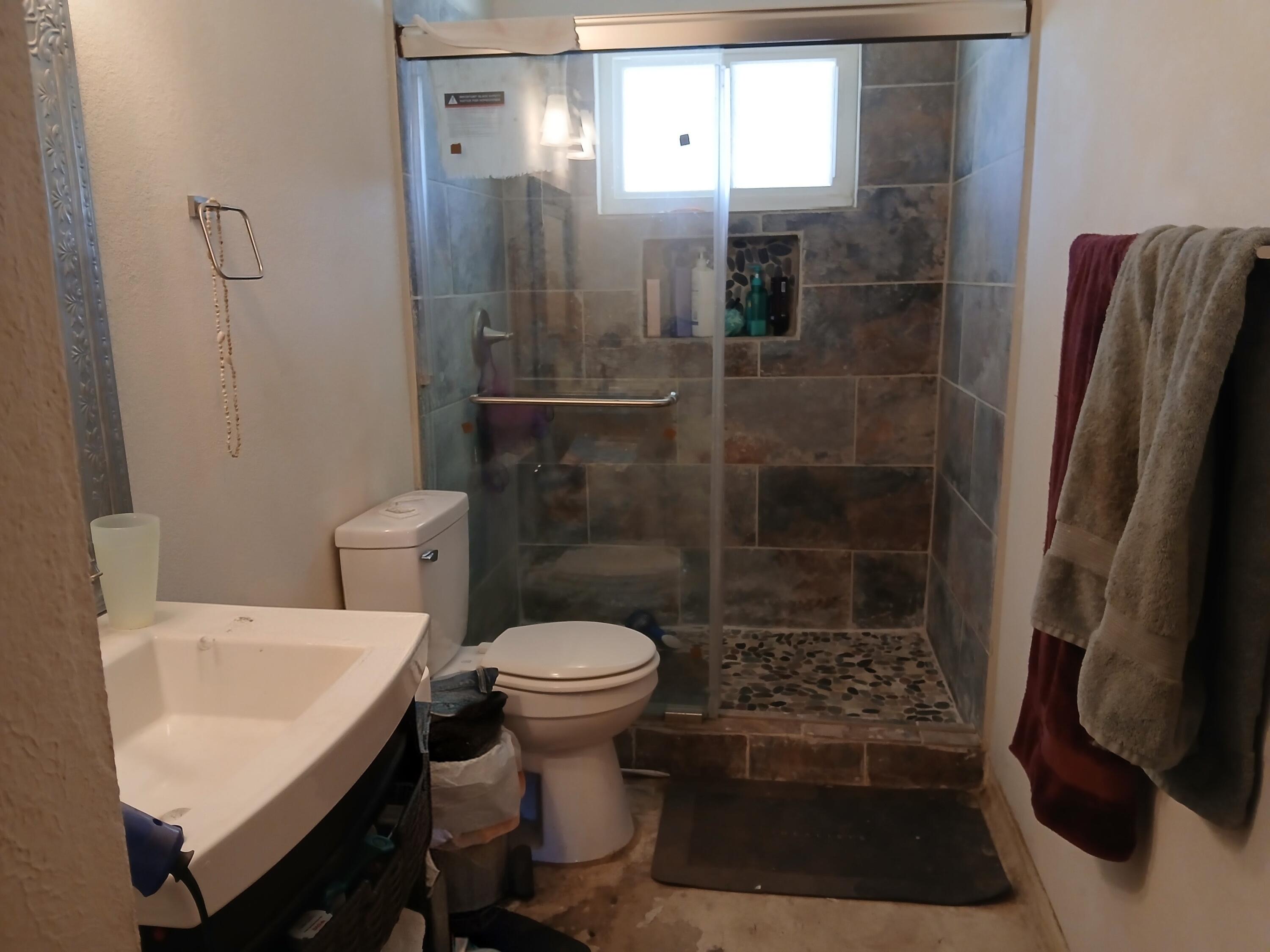 1820 E Ash Ave, Tulare, CA 93274