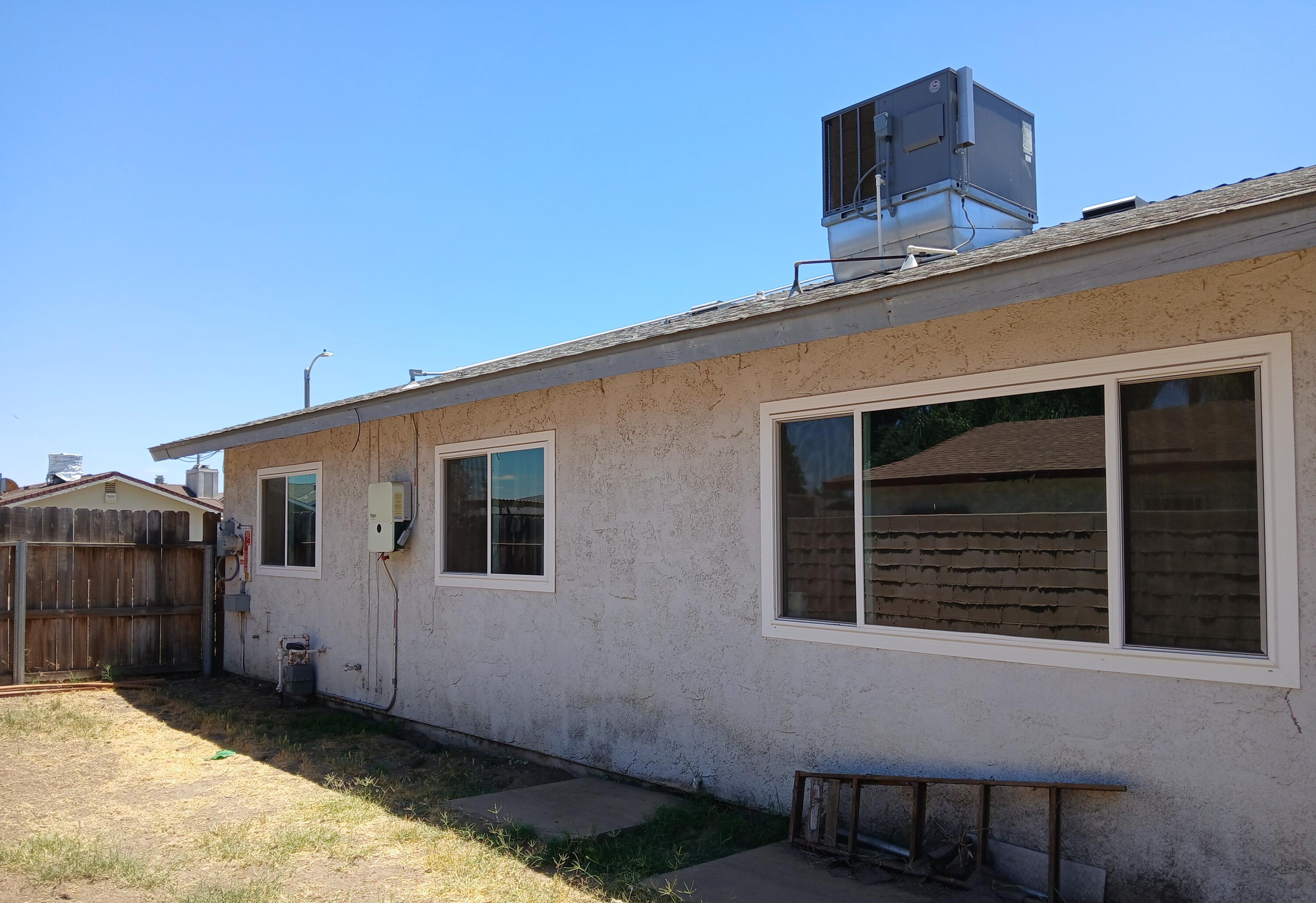 1820 E Ash Ave, Tulare, CA 93274