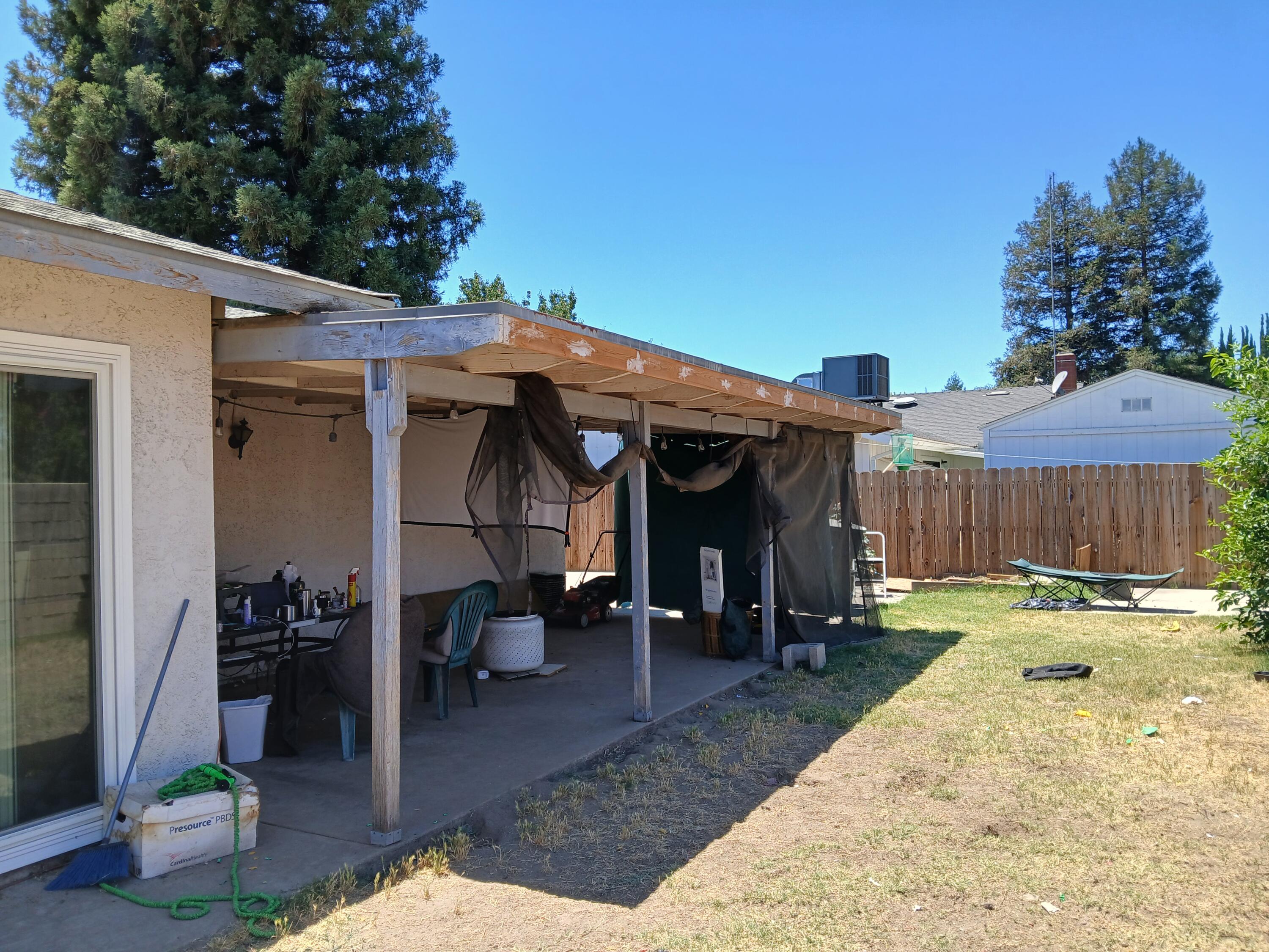 1820 E Ash Ave, Tulare, CA 93274