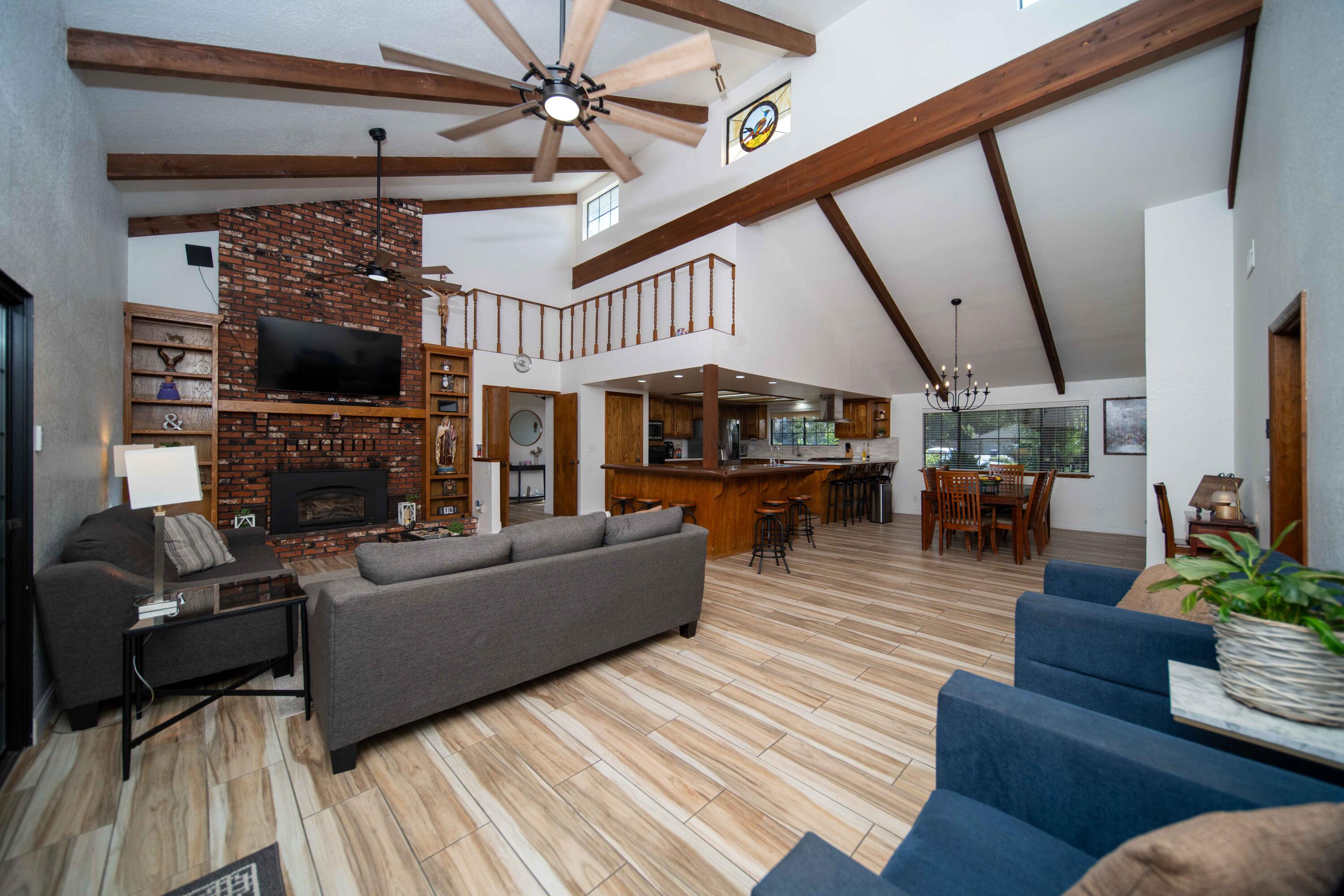 453 Timmy Ave, Clovis, CA 93612