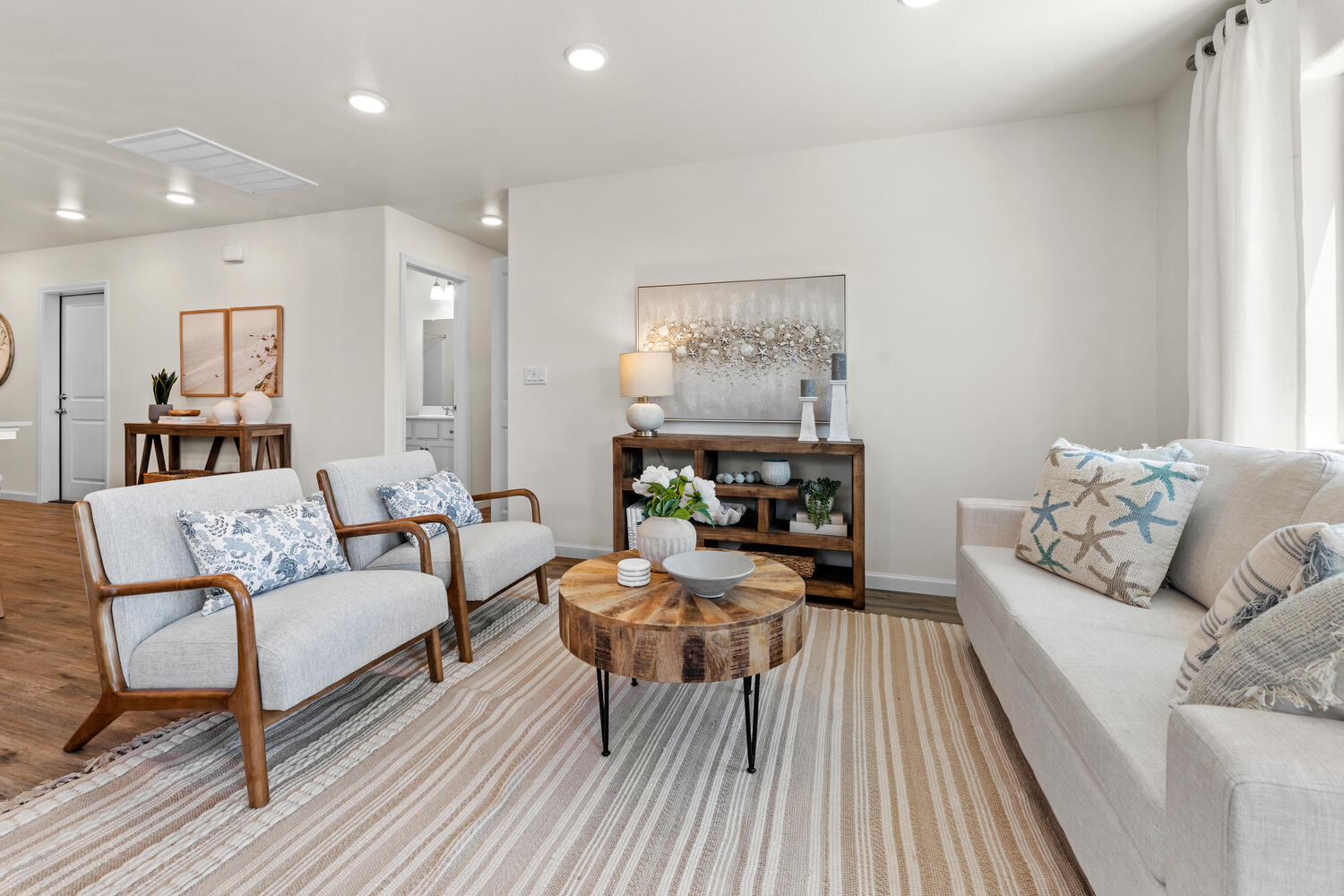 856 Westwood Ave, Lindsay, CA 93247