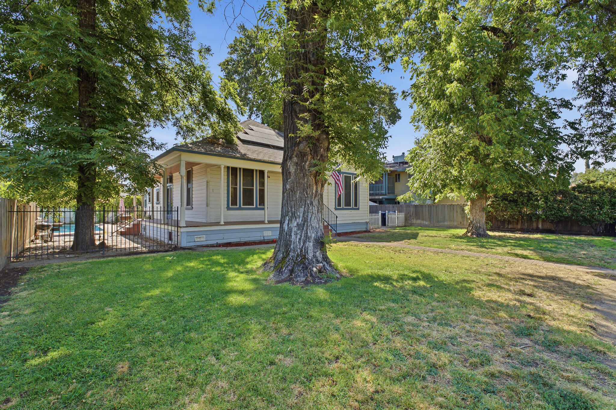 444 S Church St, Visalia, CA 93277