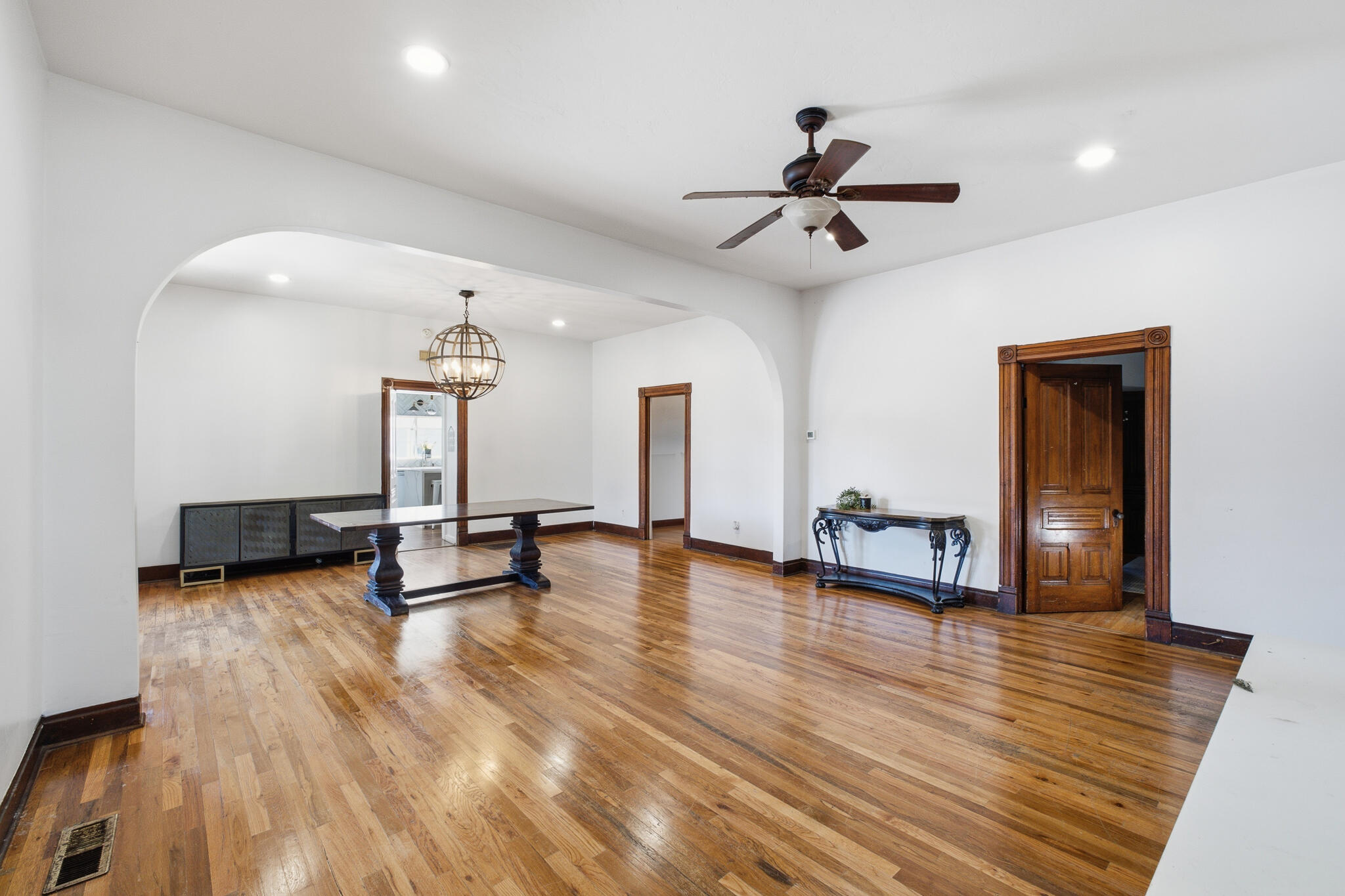 444 S Church St, Visalia, CA 93277