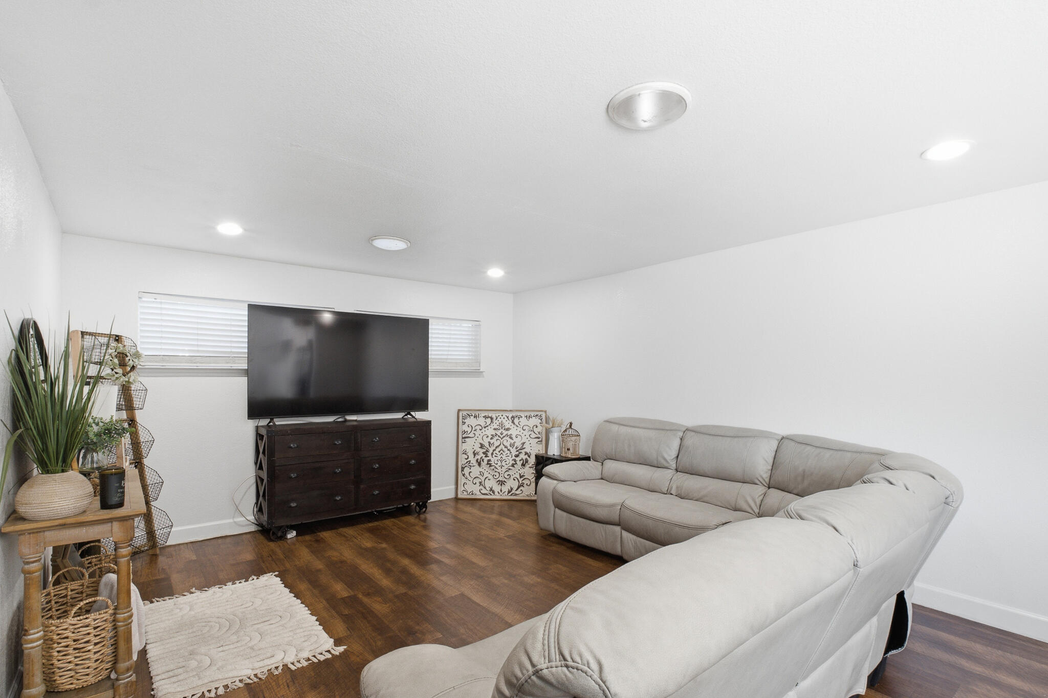 444 S Church St, Visalia, CA 93277