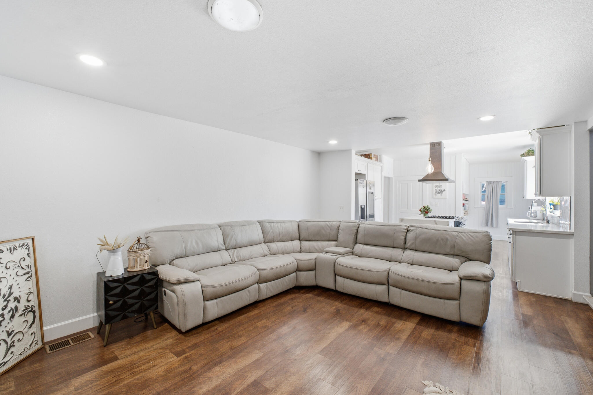 444 S Church St, Visalia, CA 93277