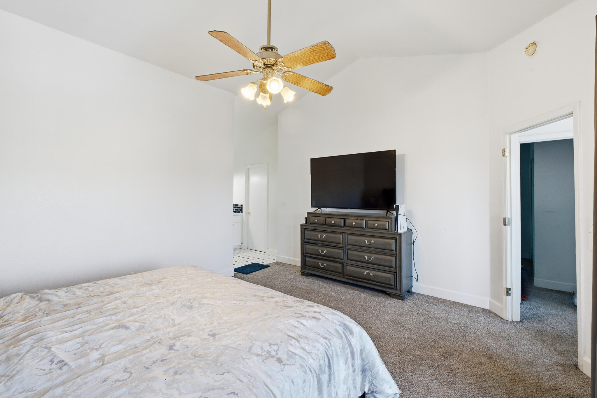 444 S Church St, Visalia, CA 93277
