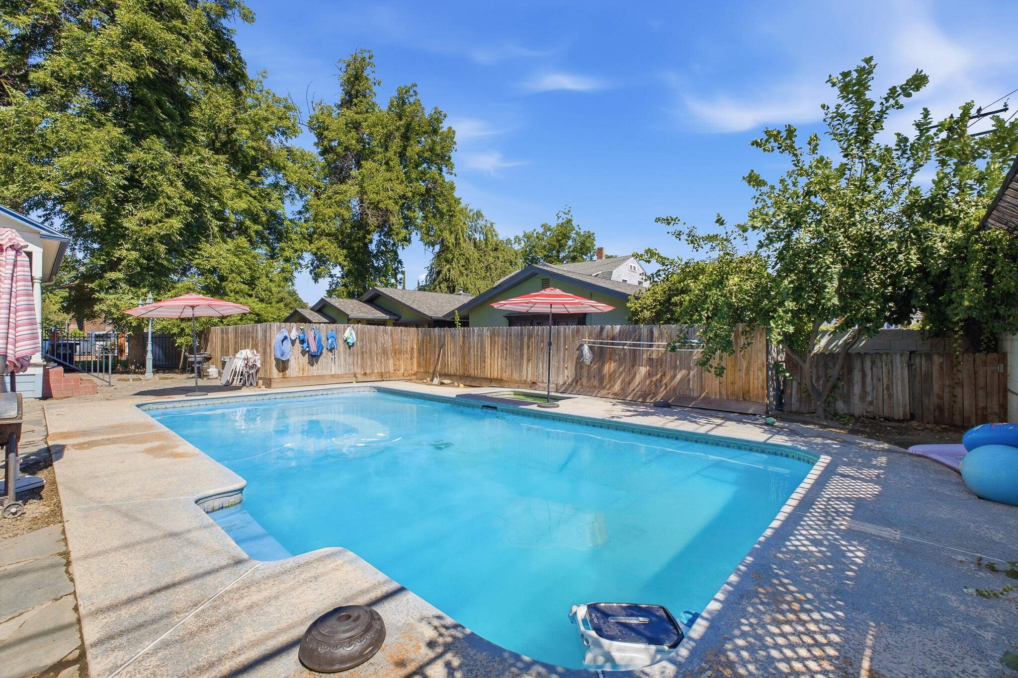 444 S Church St, Visalia, CA 93277