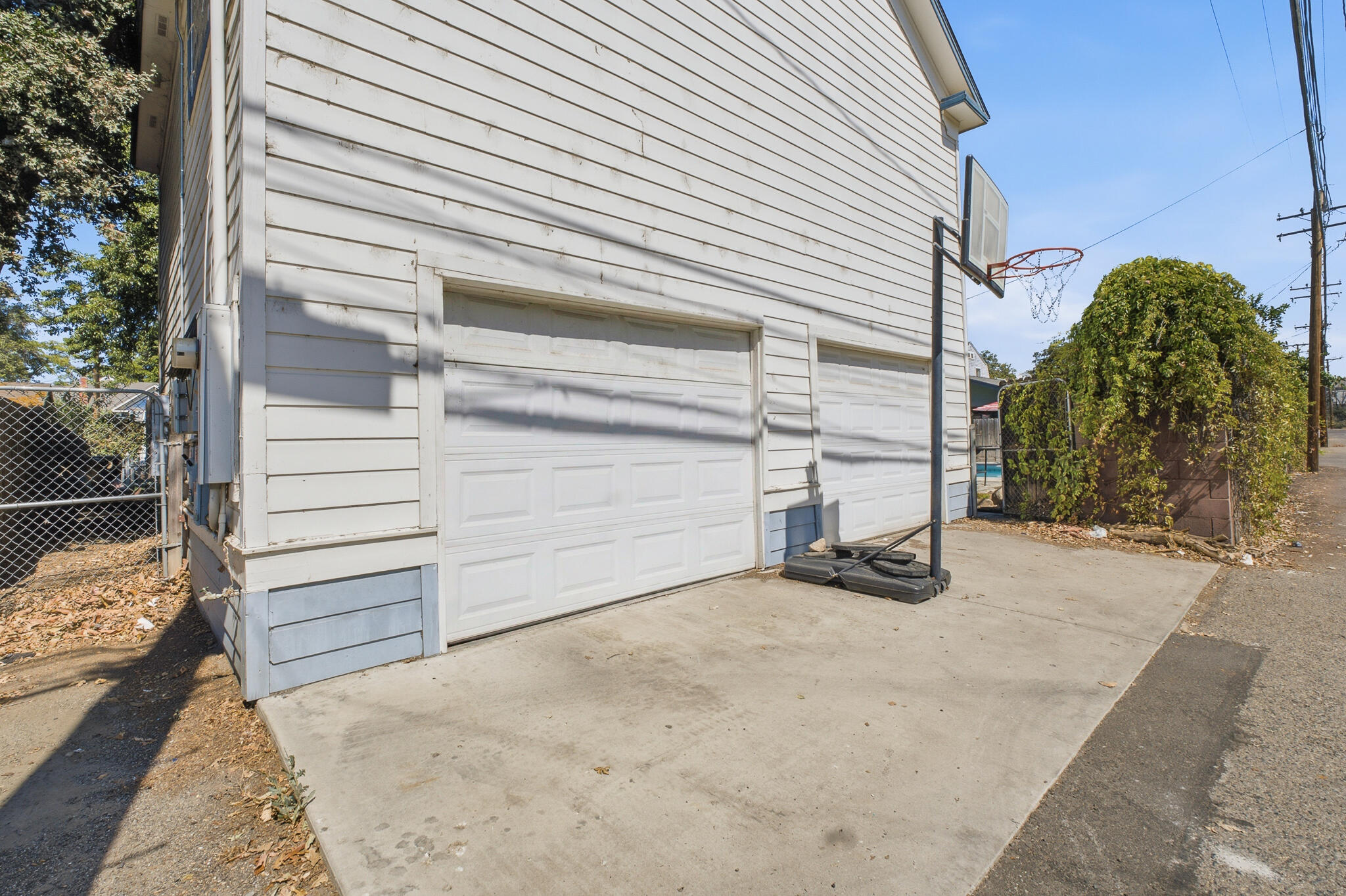 444 S Church St, Visalia, CA 93277