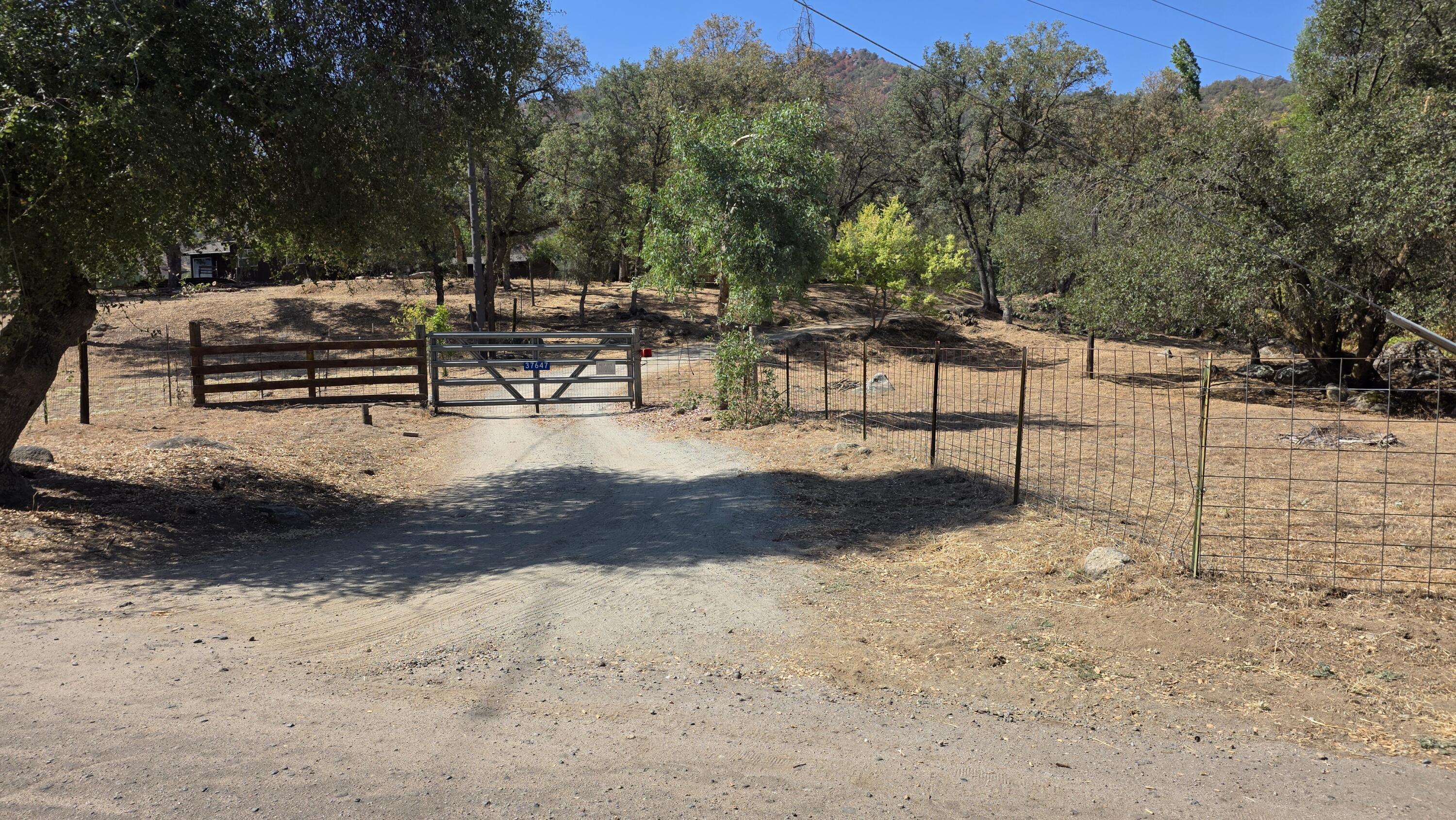 37647 Rio Vista Dr, Springville, CA 93265