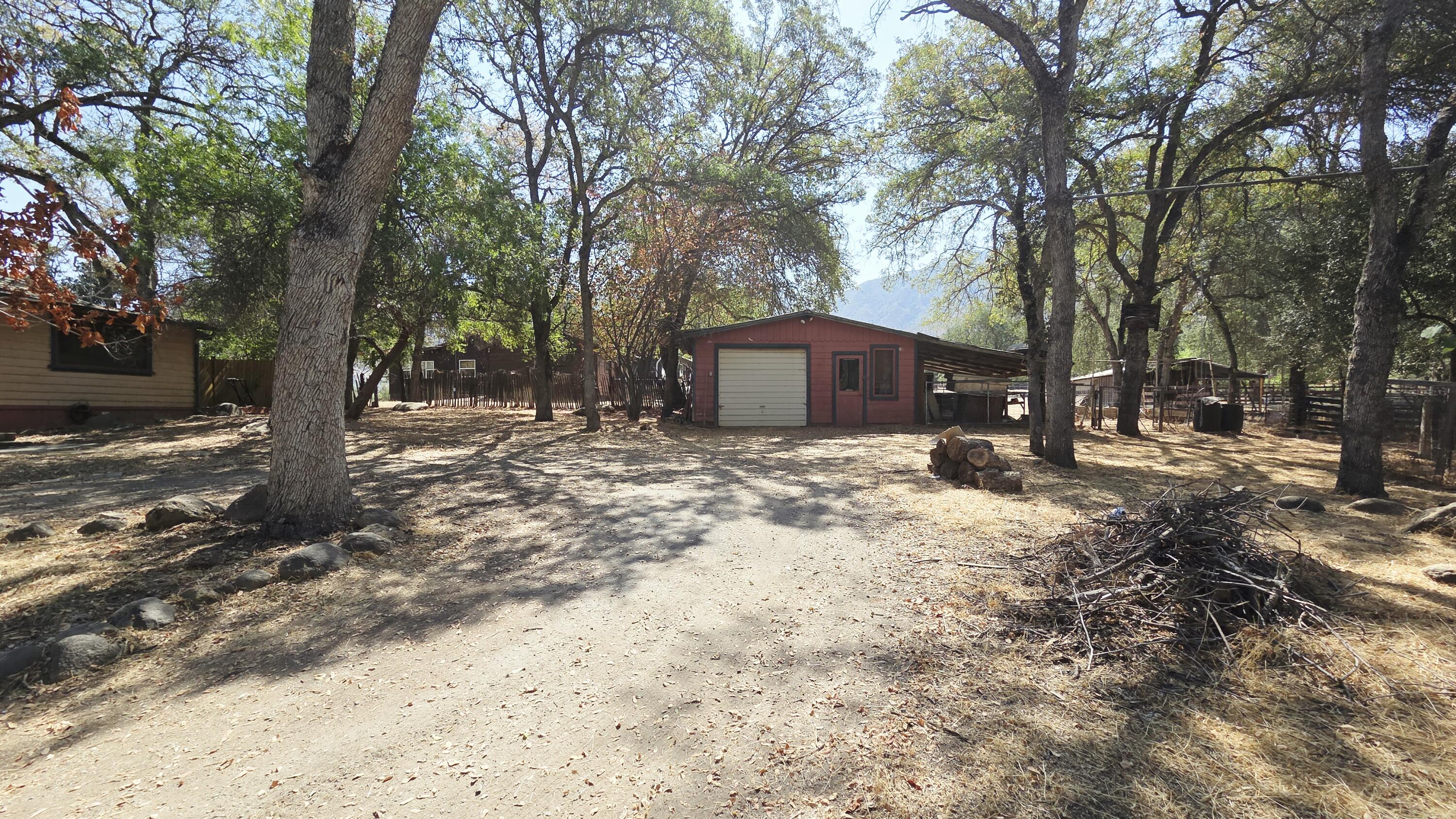 37647 Rio Vista Dr, Springville, CA 93265