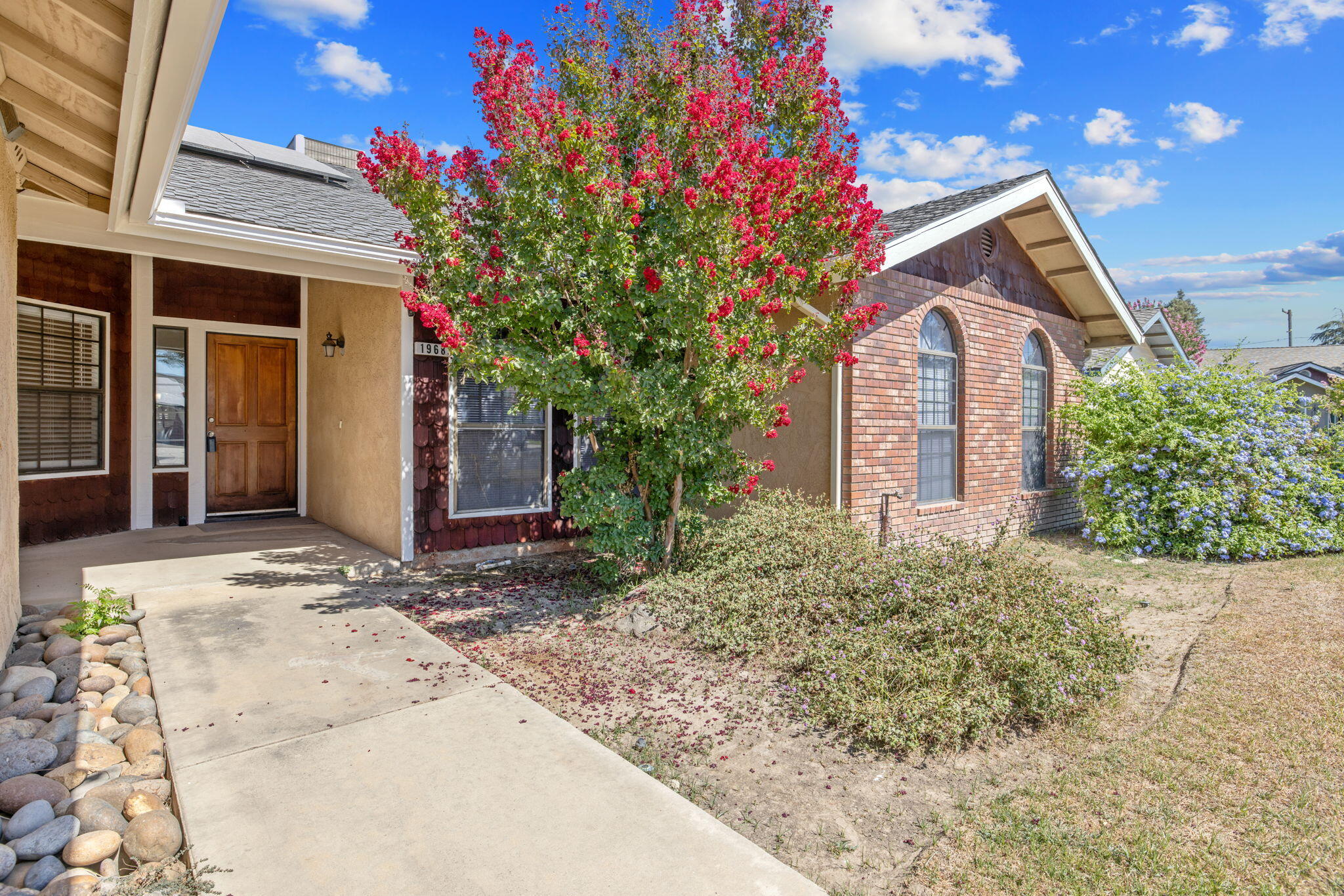 1968 London Cir, Tulare, CA 93274