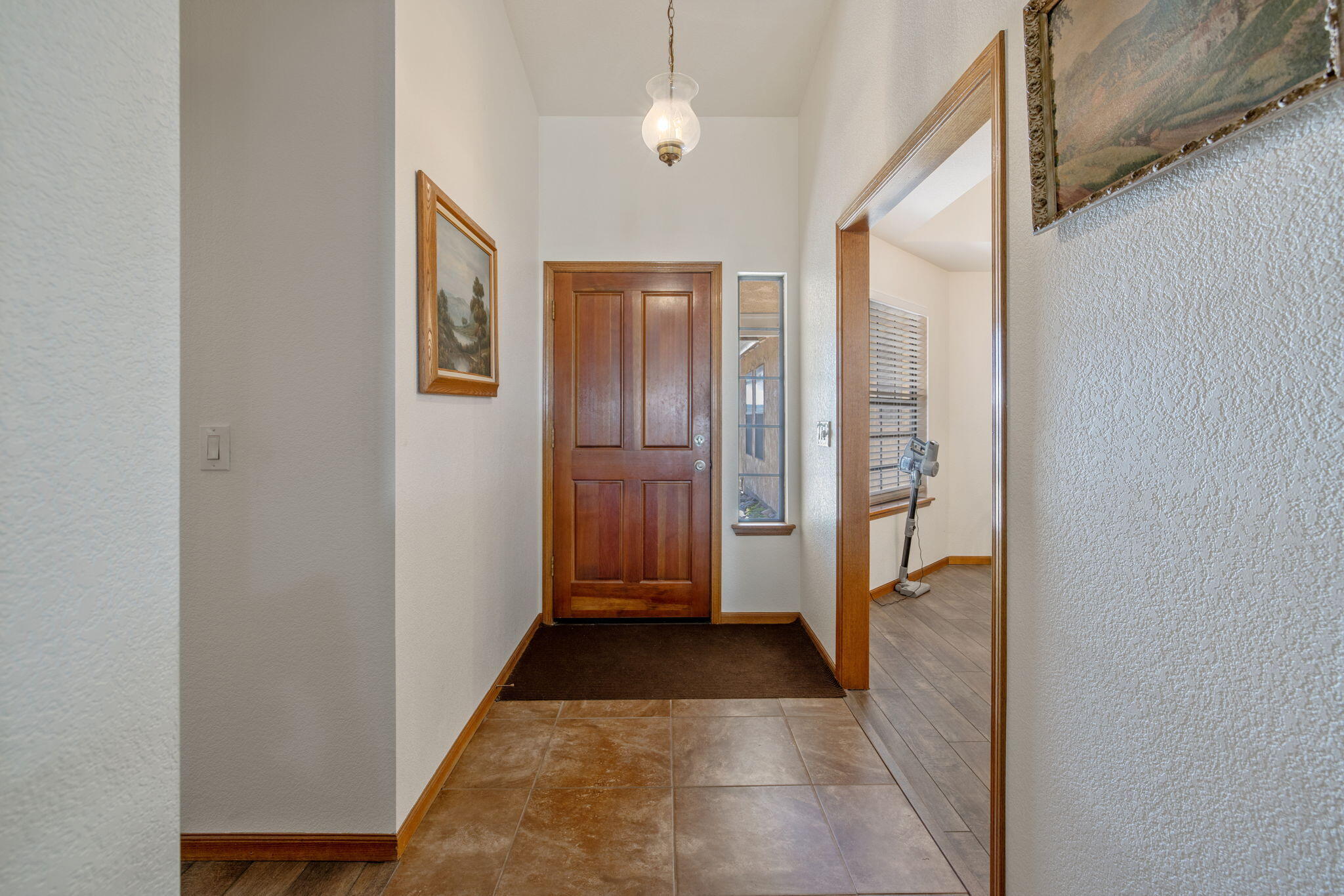 1968 London Cir, Tulare, CA 93274