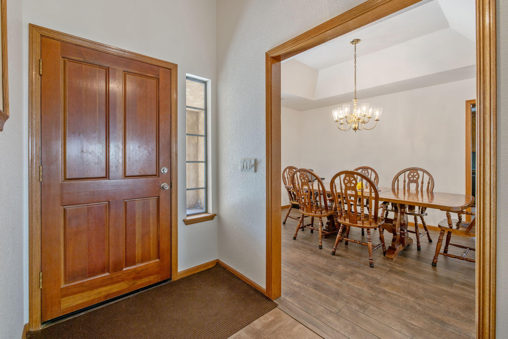1968 London Cir, Tulare, CA 93274