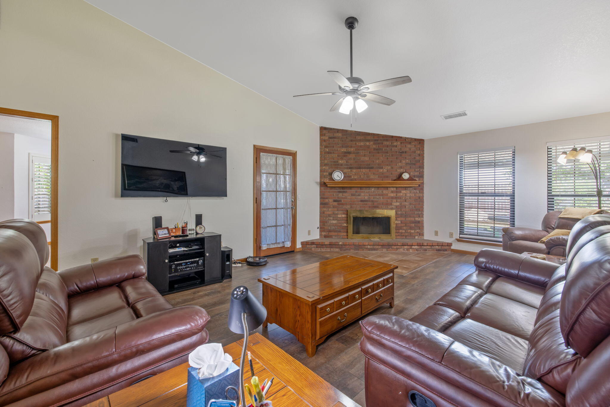 1968 London Cir, Tulare, CA 93274