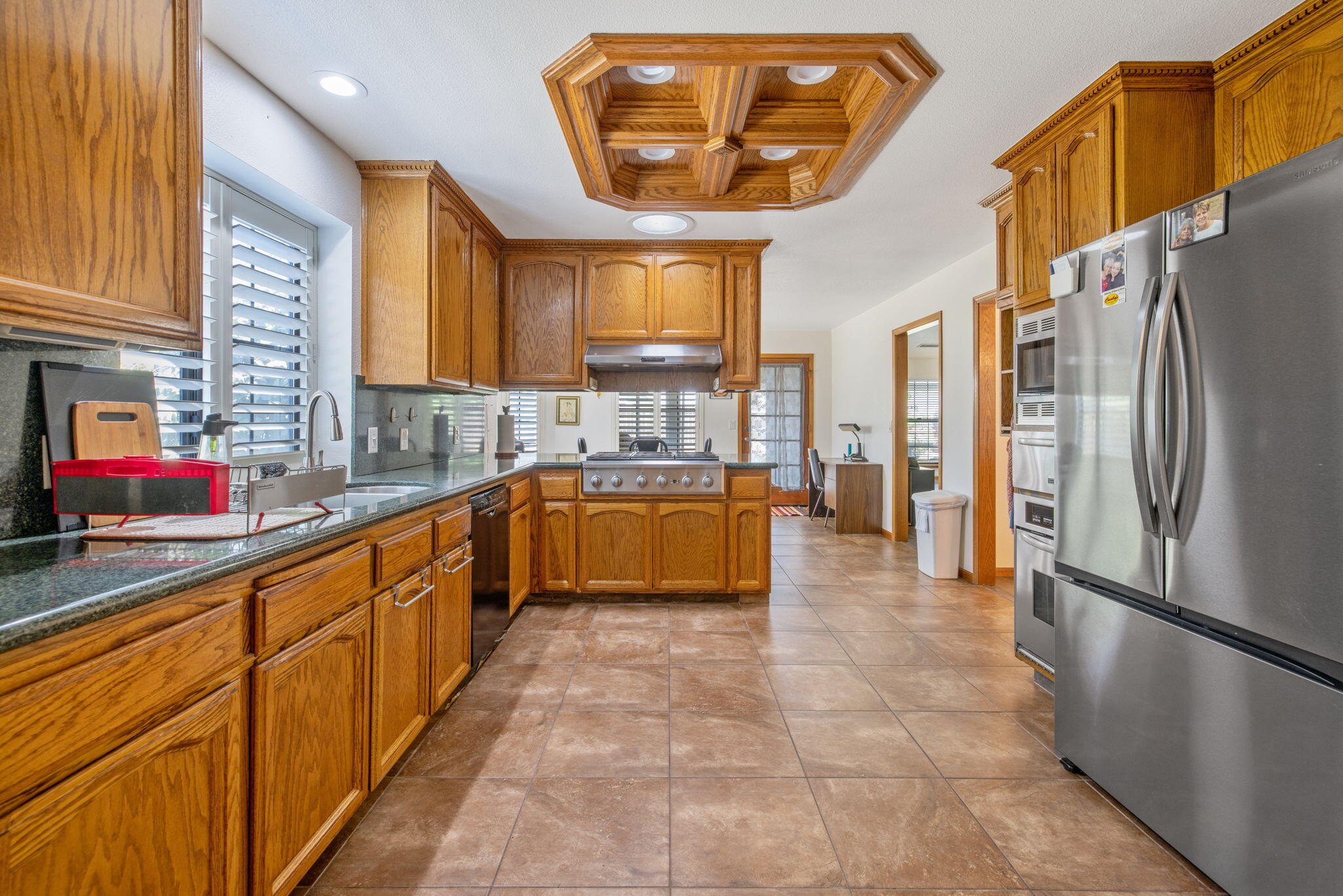 1968 London Cir, Tulare, CA 93274