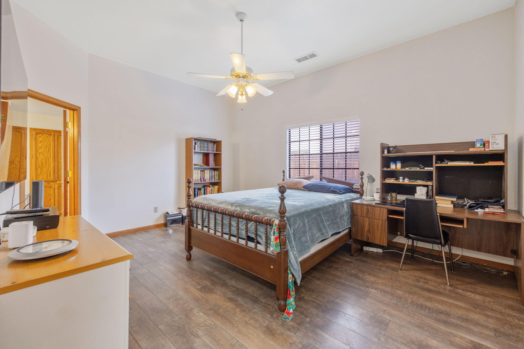 1968 London Cir, Tulare, CA 93274