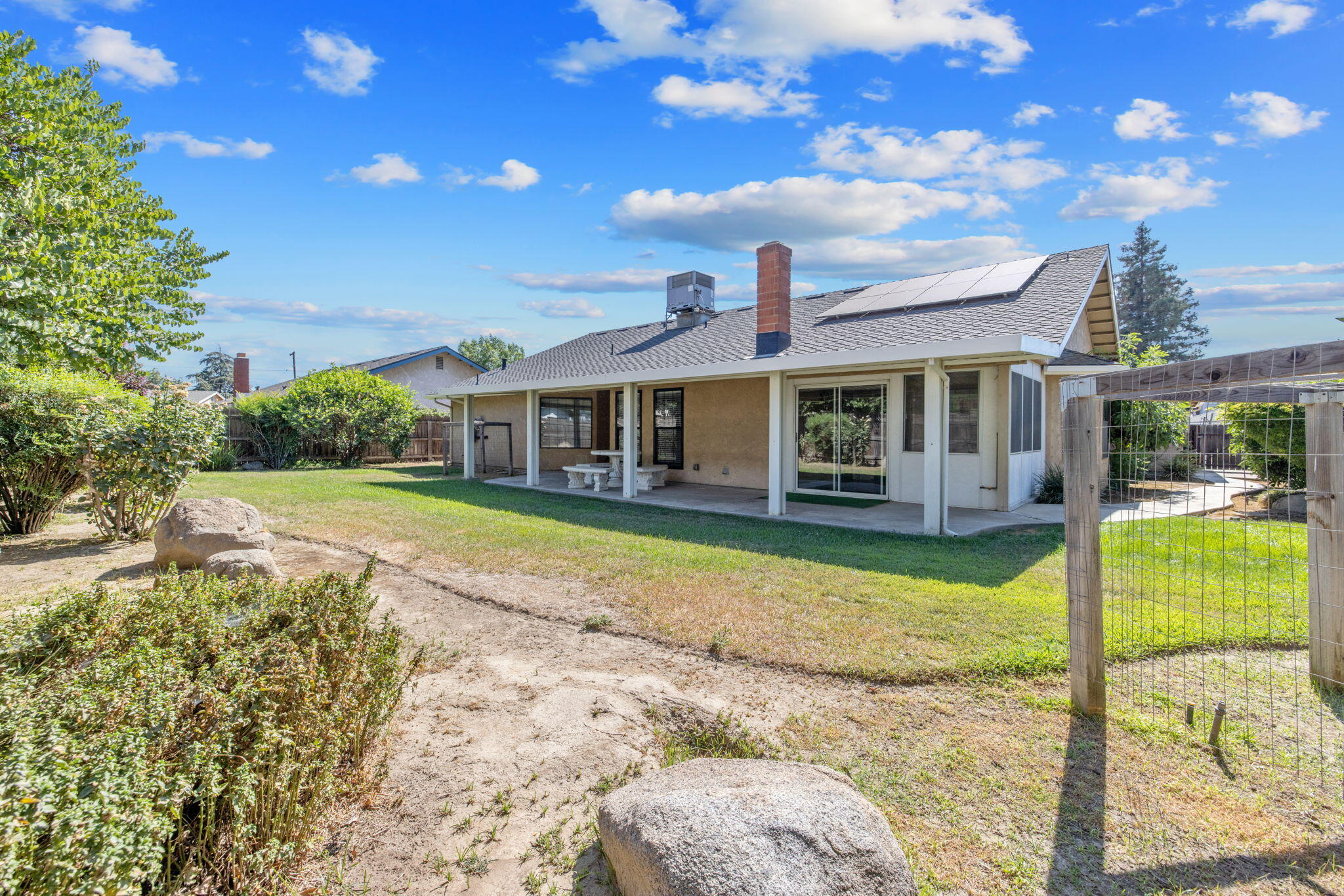 1968 London Cir, Tulare, CA 93274