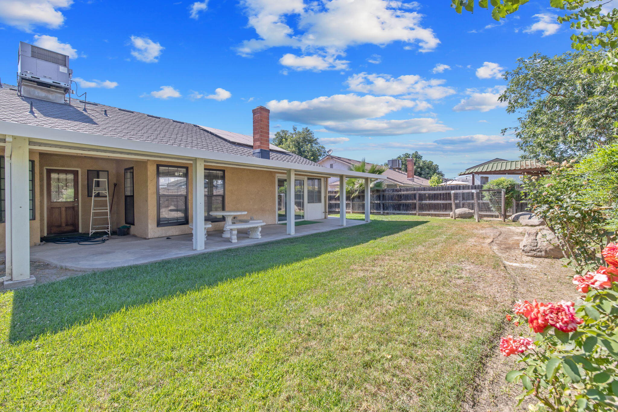 1968 London Cir, Tulare, CA 93274