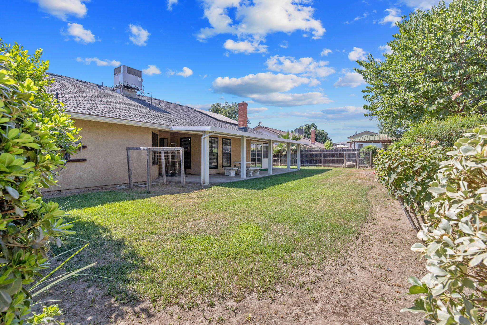 1968 London Cir, Tulare, CA 93274