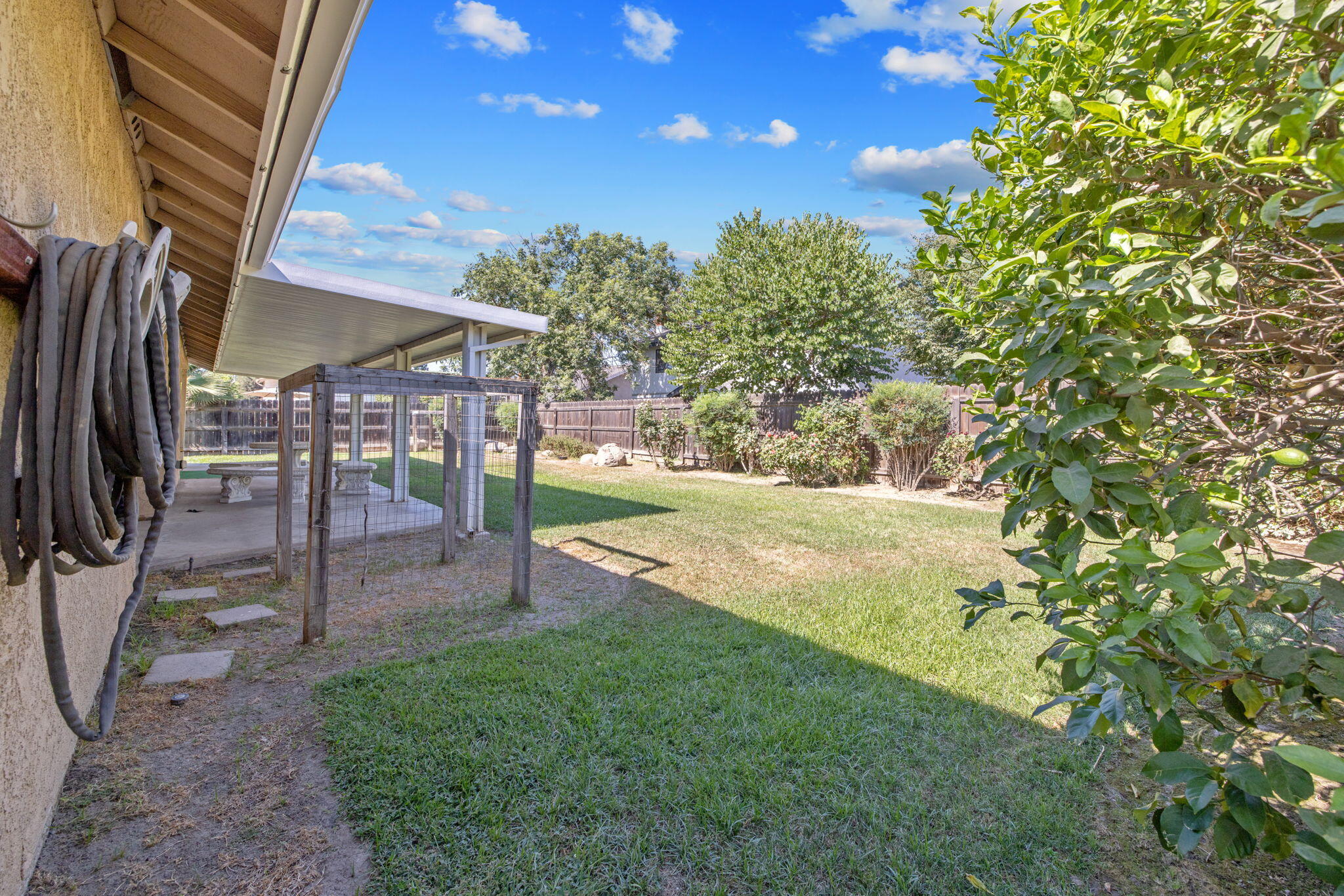 1968 London Cir, Tulare, CA 93274