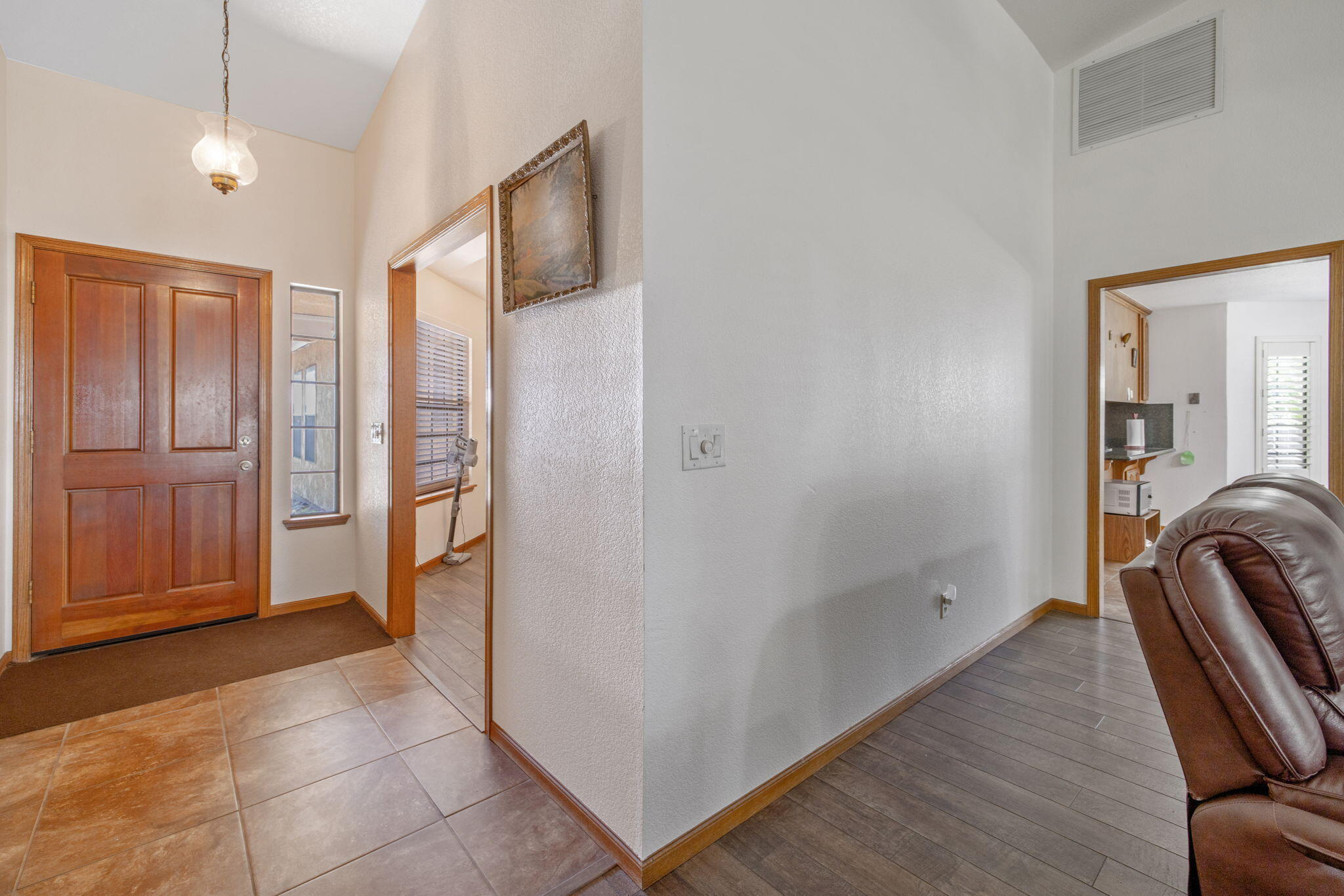 1968 London Cir, Tulare, CA 93274
