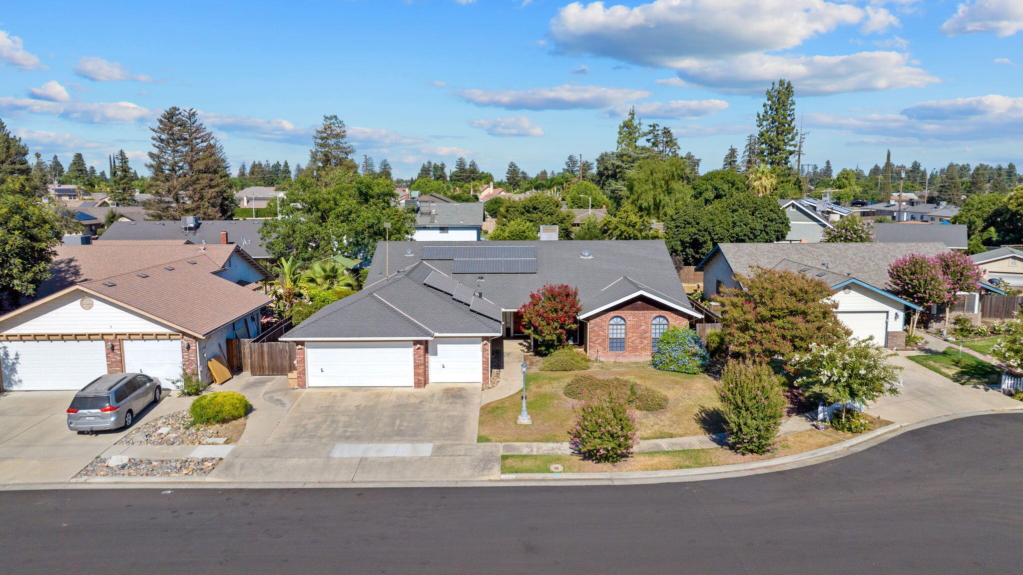 1968 London Cir, Tulare, CA 93274