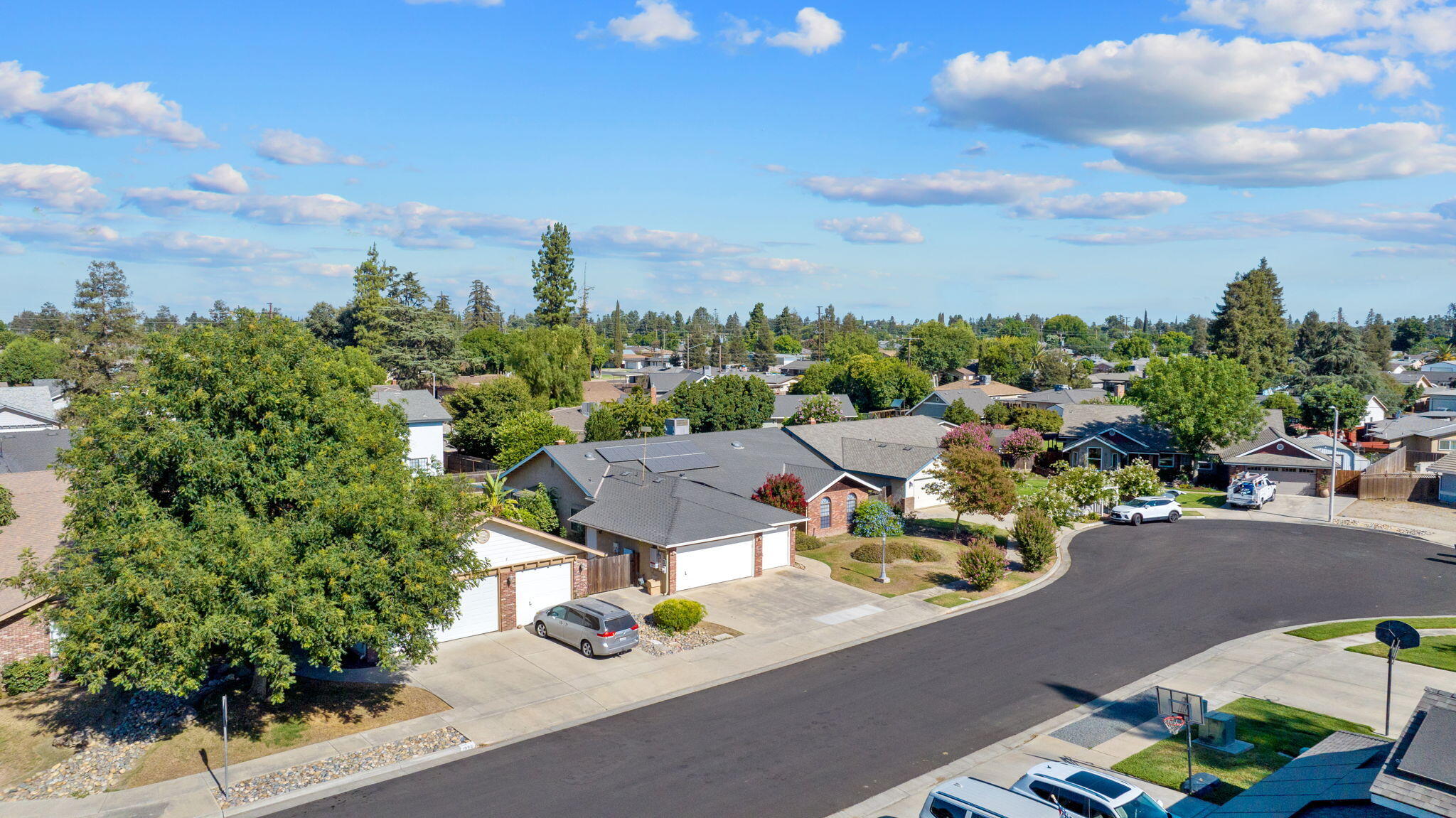 1968 London Cir, Tulare, CA 93274