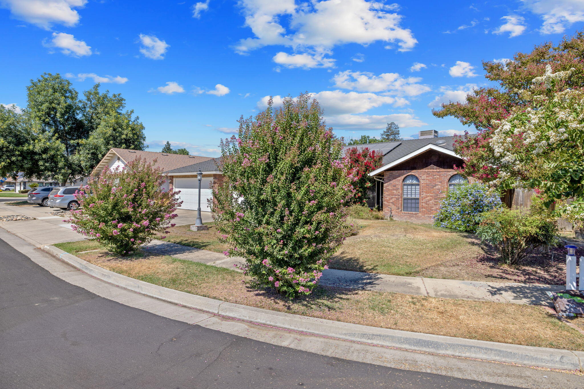 1968 London Cir, Tulare, CA 93274