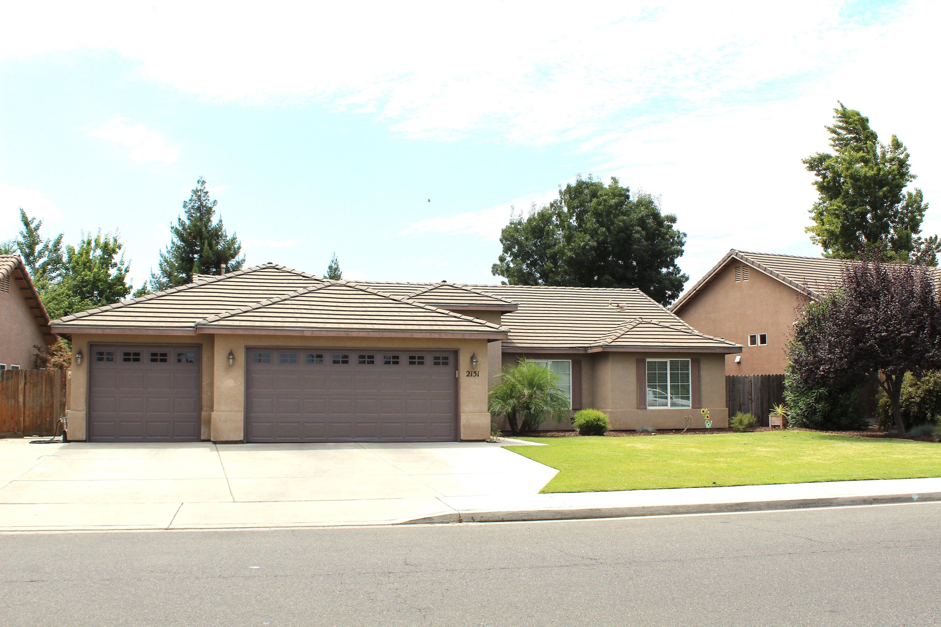 2151 W Orange Ave, Porterville, CA 93257