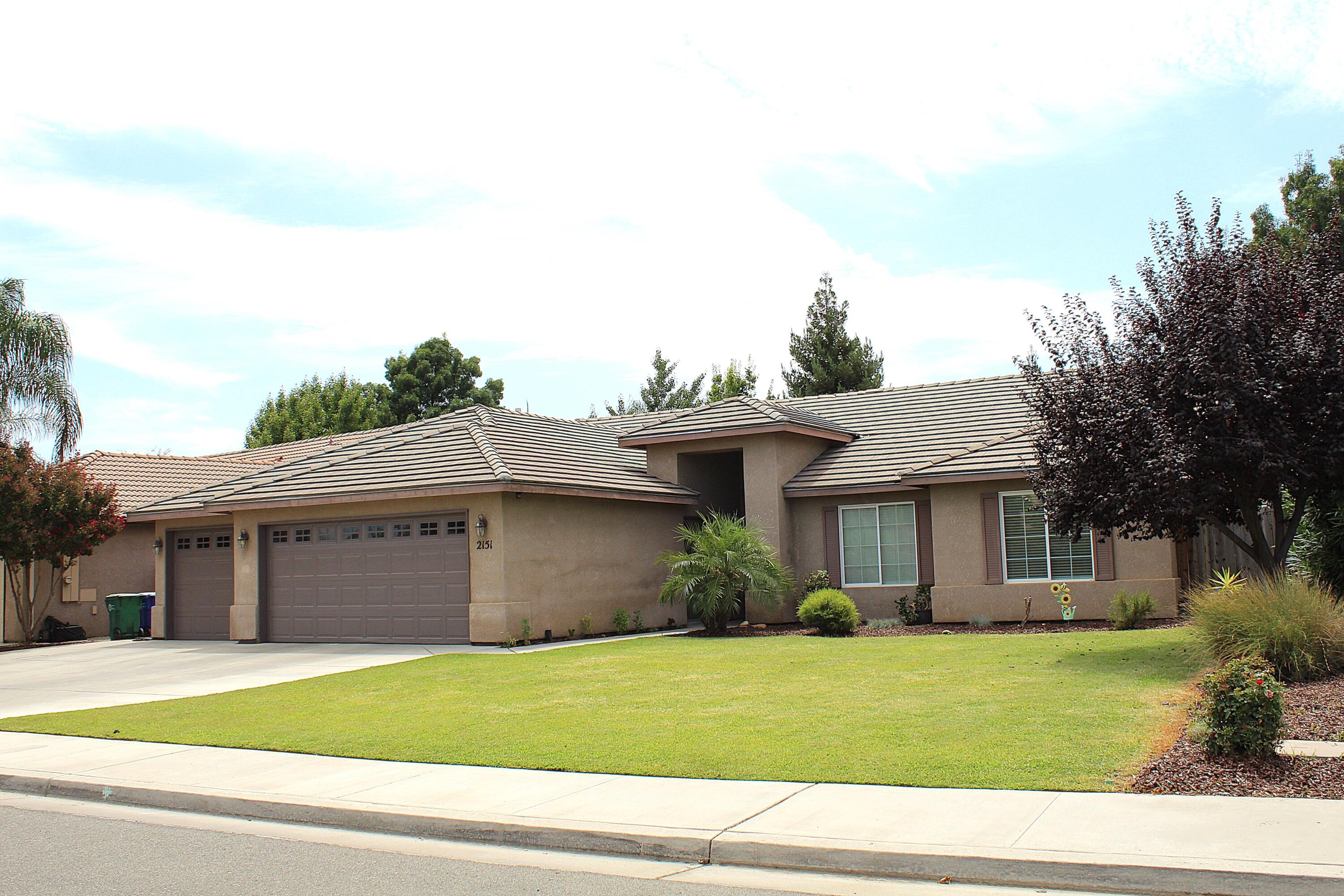 2151 W Orange Ave, Porterville, CA 93257