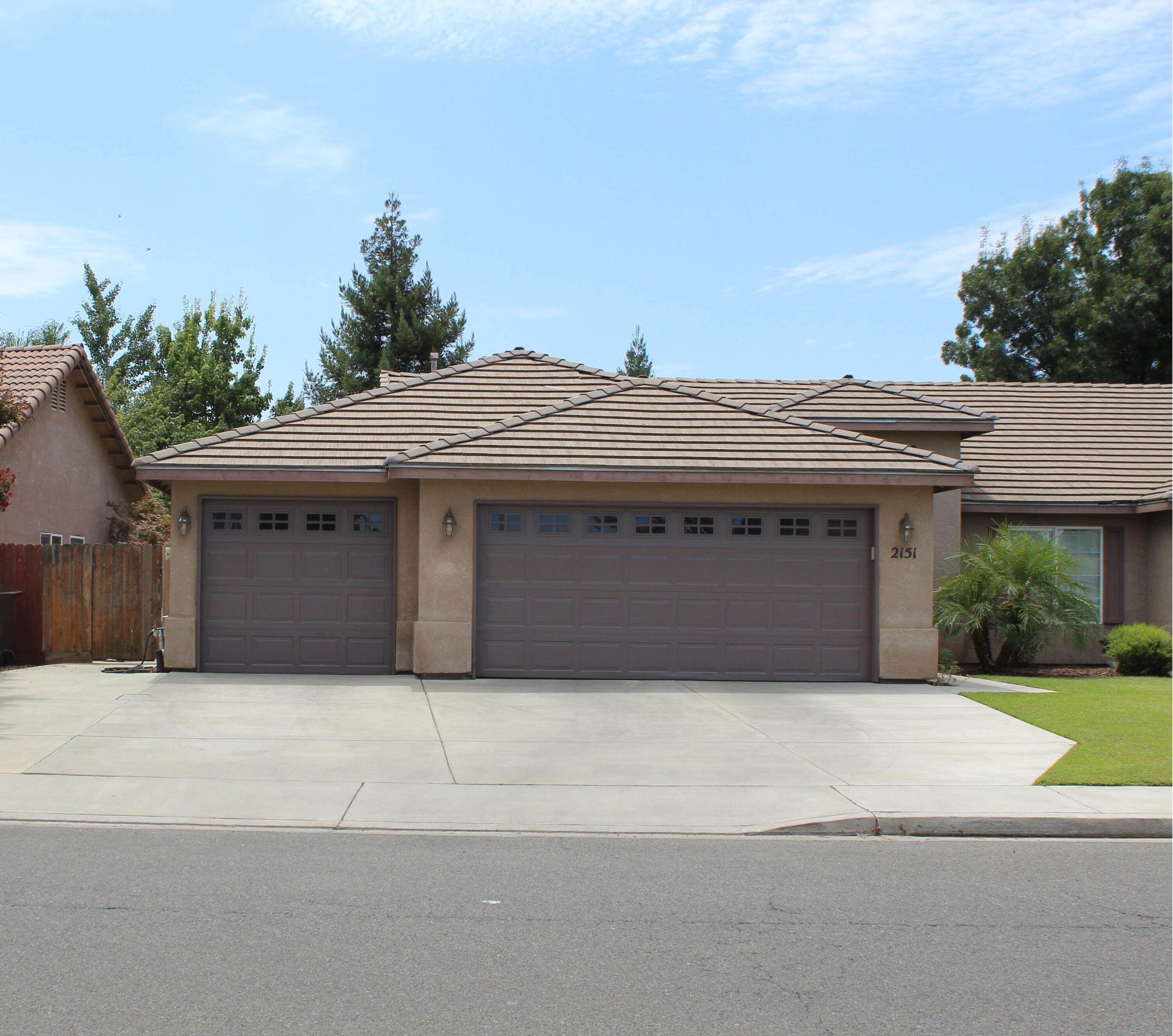 2151 W Orange Ave, Porterville, CA 93257