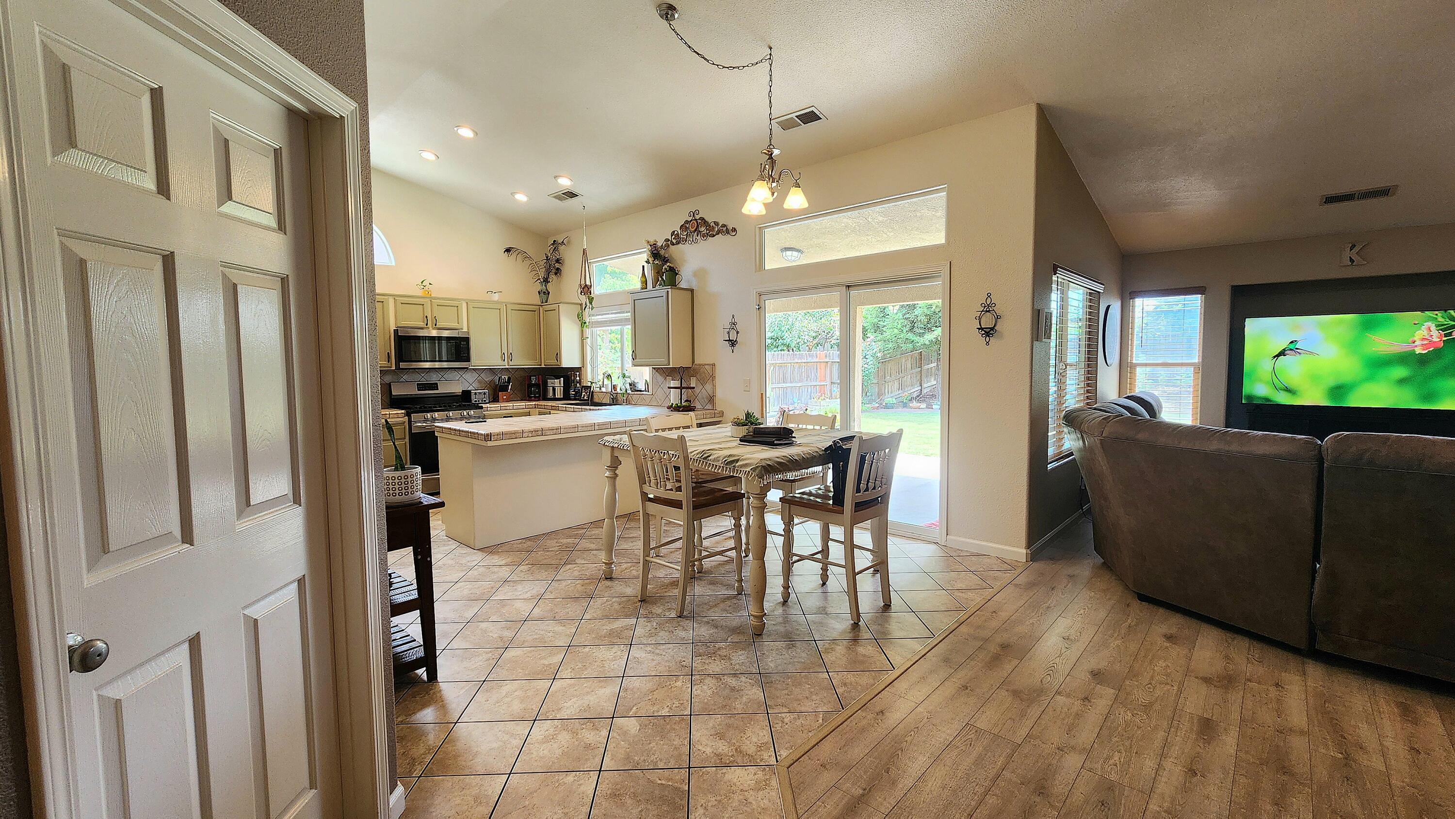 2151 W Orange Ave, Porterville, CA 93257