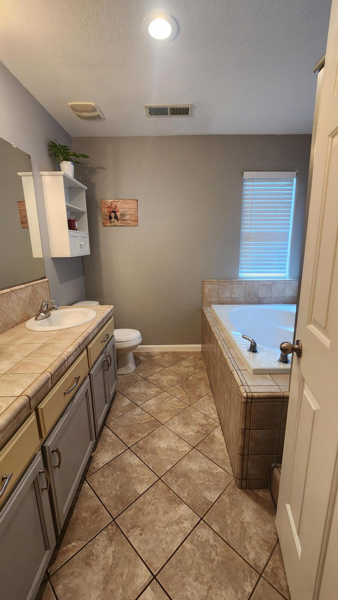 2151 W Orange Ave, Porterville, CA 93257