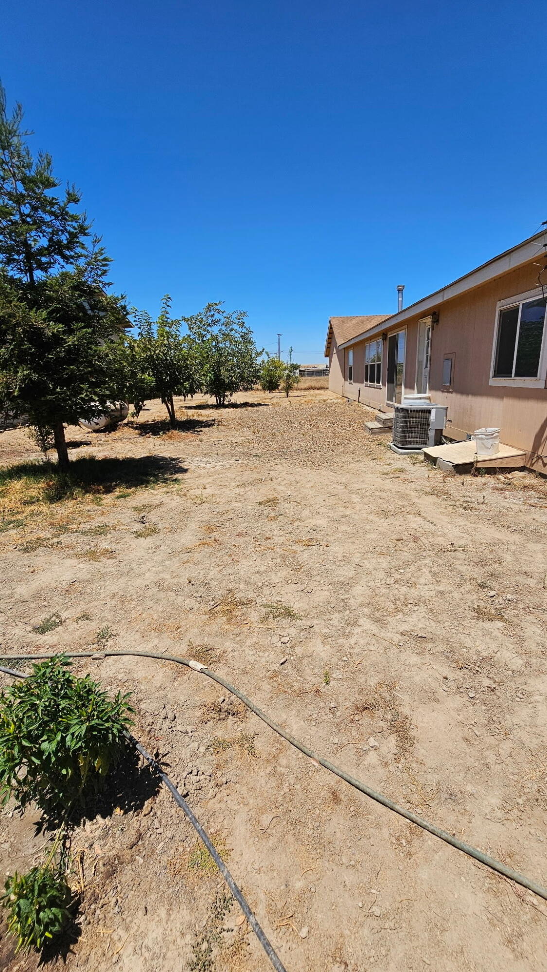 595 N Evans Rd, Tipton, CA 93272
