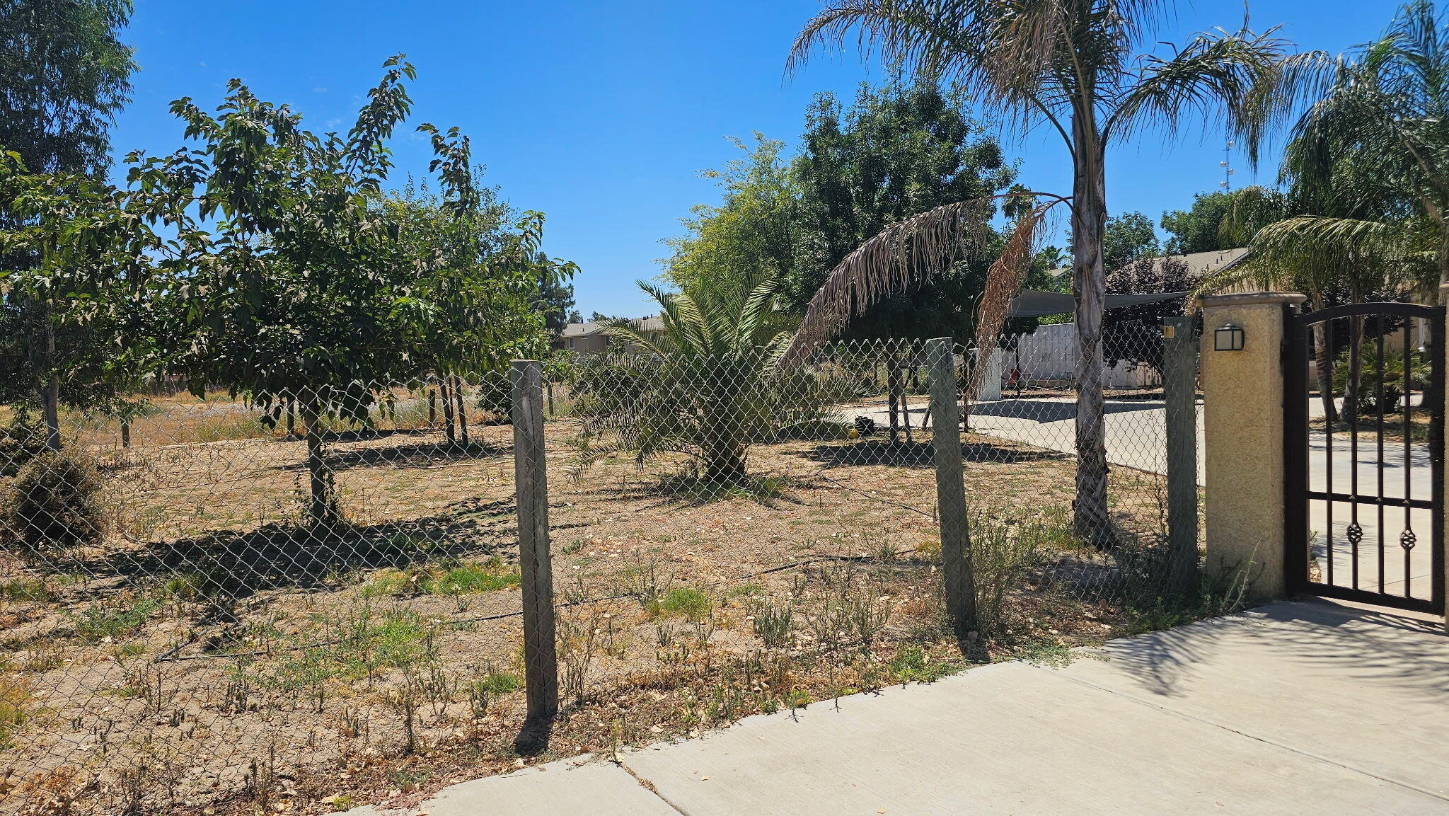 595 N Evans Rd, Tipton, CA 93272