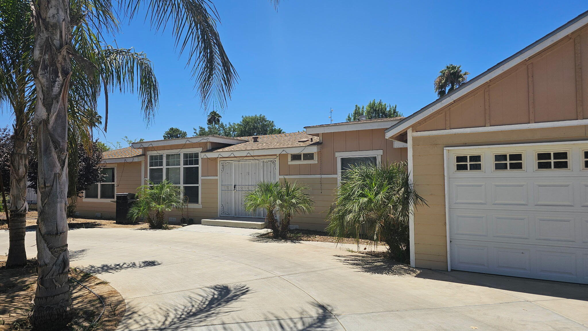 595 N Evans Rd, Tipton, CA 93272