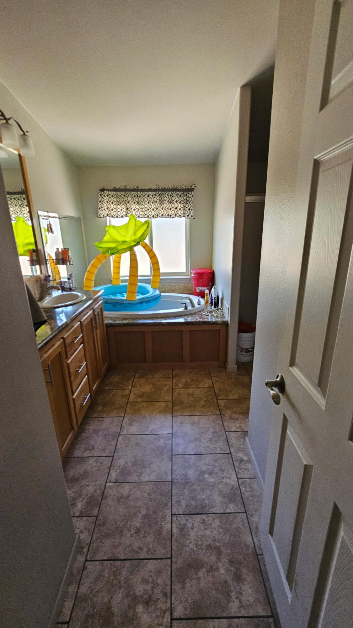 595 N Evans Rd, Tipton, CA 93272