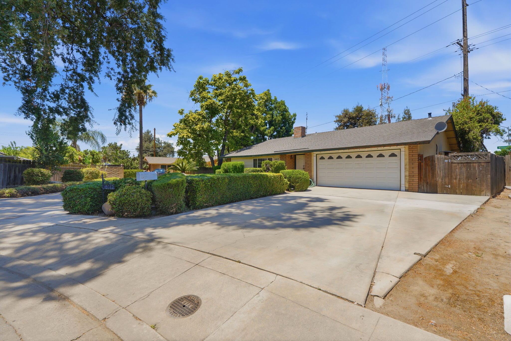 2017 S Woodland St, Visalia, CA 93277