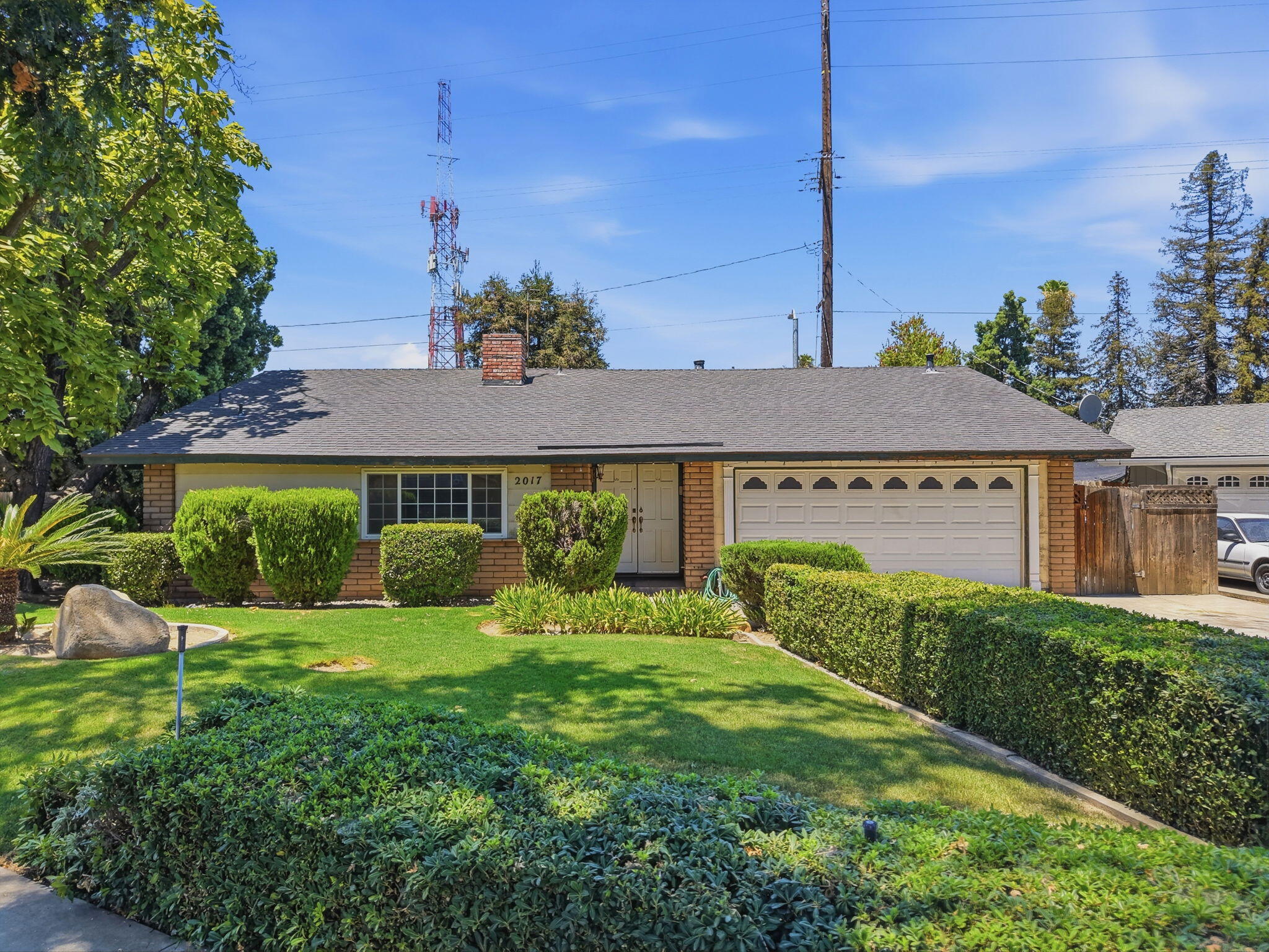 2017 S Woodland St, Visalia, CA 93277