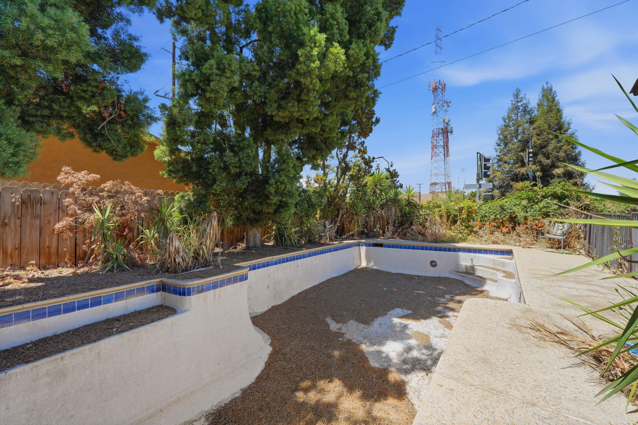 2017 S Woodland St, Visalia, CA 93277