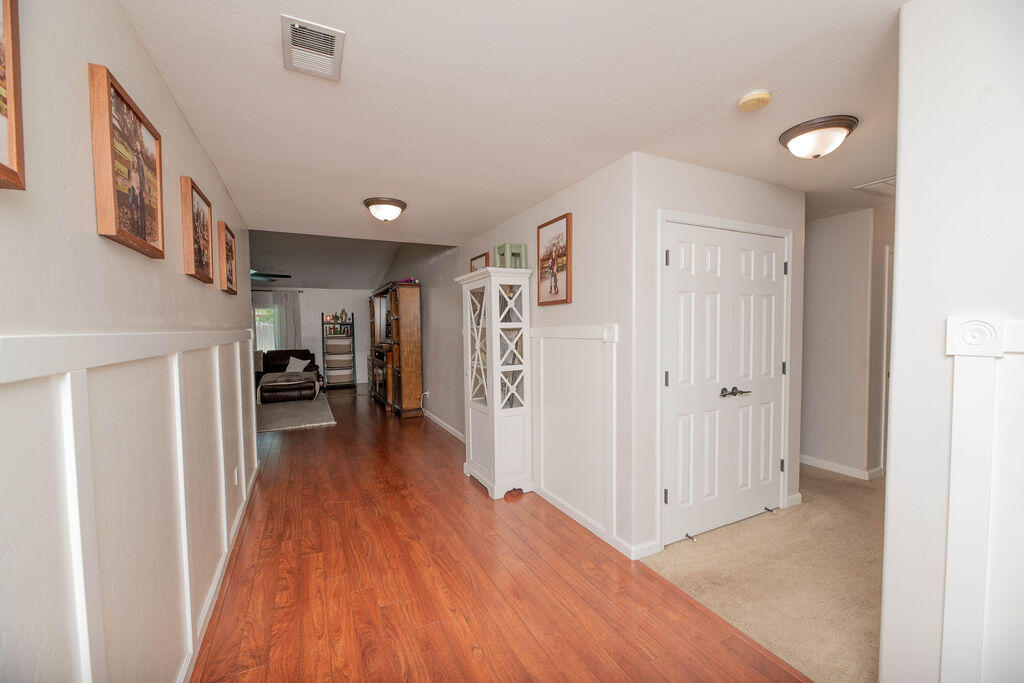112 N Casablanca St, Visalia, CA 93292