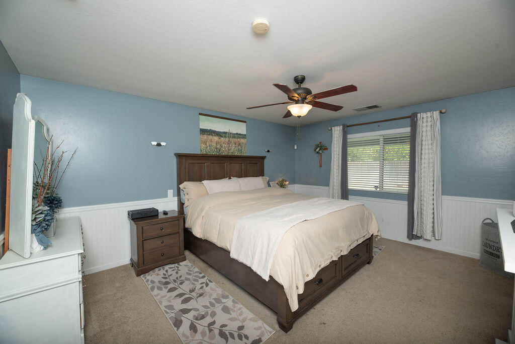 112 N Casablanca St, Visalia, CA 93292
