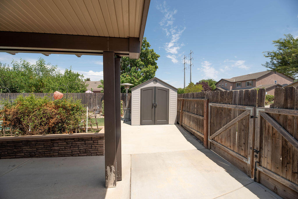 112 N Casablanca St, Visalia, CA 93292