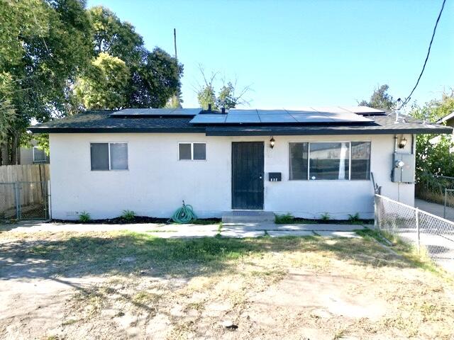 632 E Douglas Ave, Visalia, CA 93292
