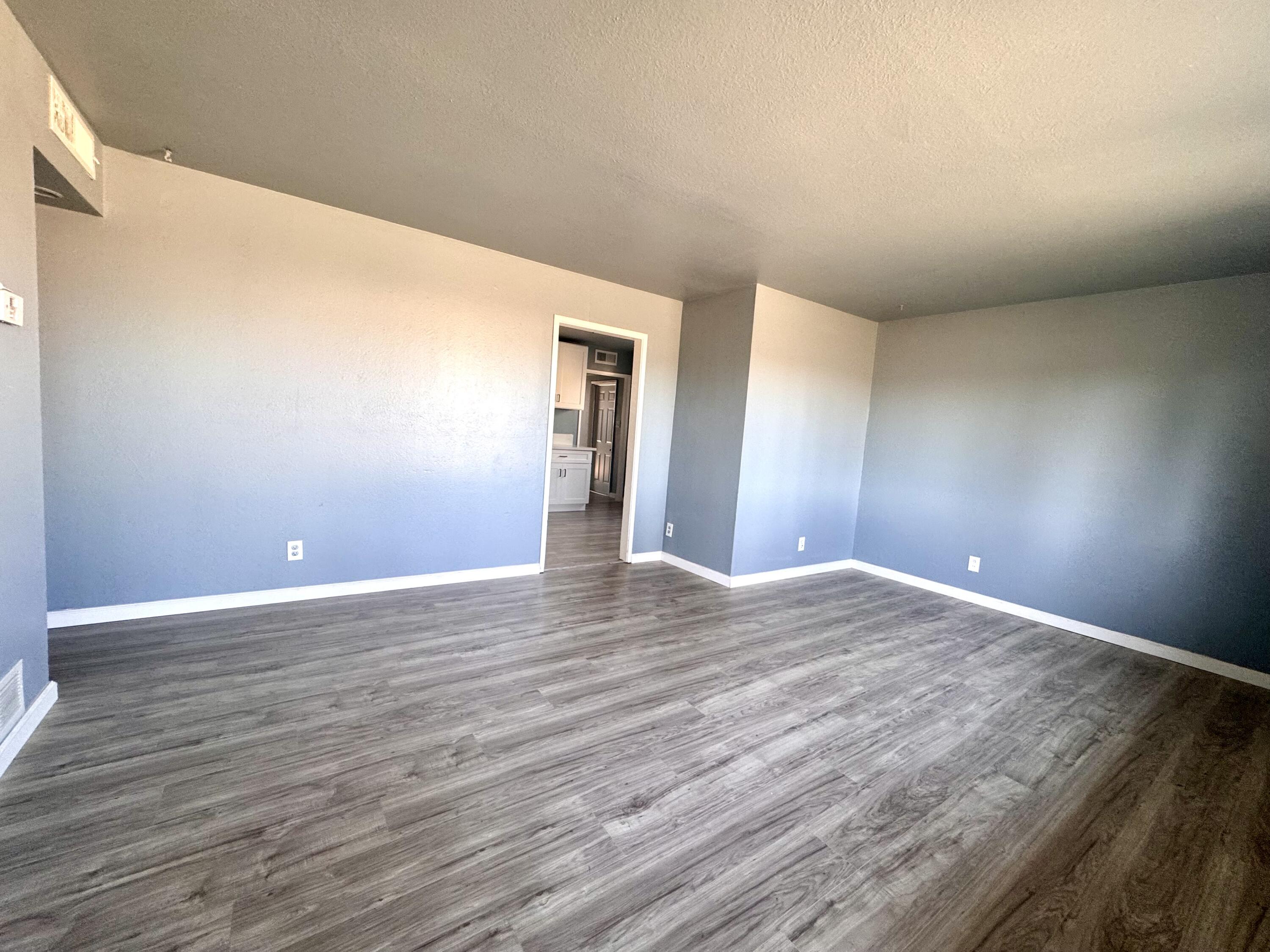 632 E Douglas Ave, Visalia, CA 93292