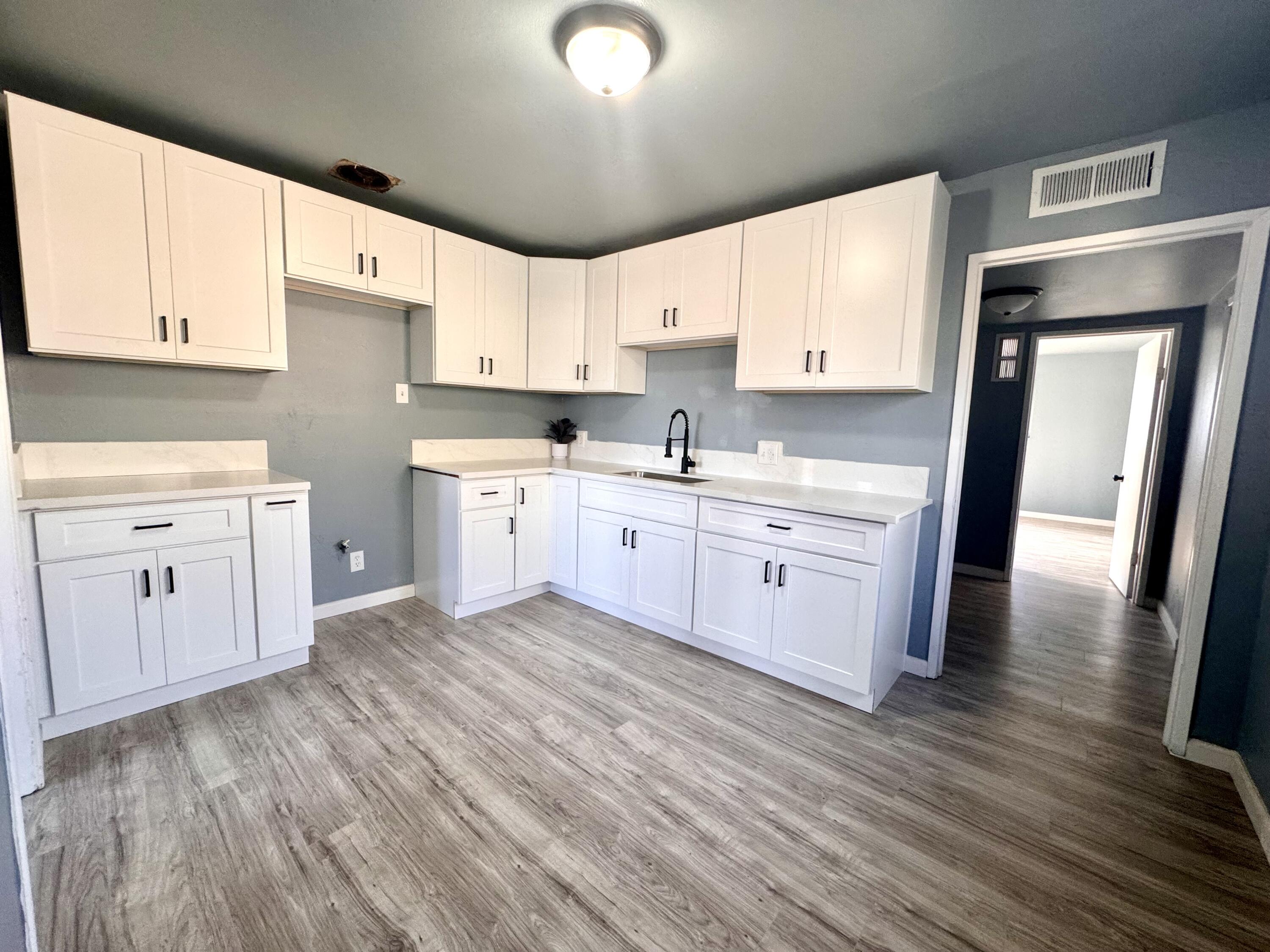 632 E Douglas Ave, Visalia, CA 93292