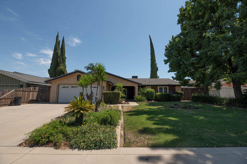 1101 W Mary Ave, Visalia, CA 93277