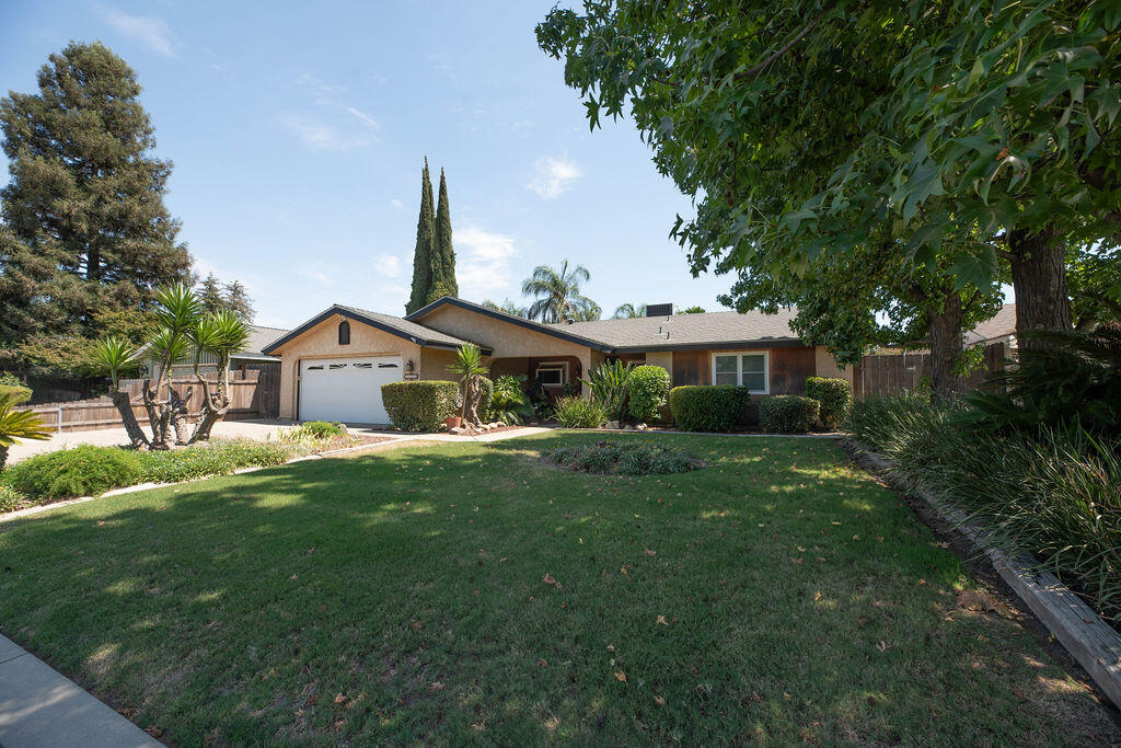 1101 W Mary Ave, Visalia, CA 93277